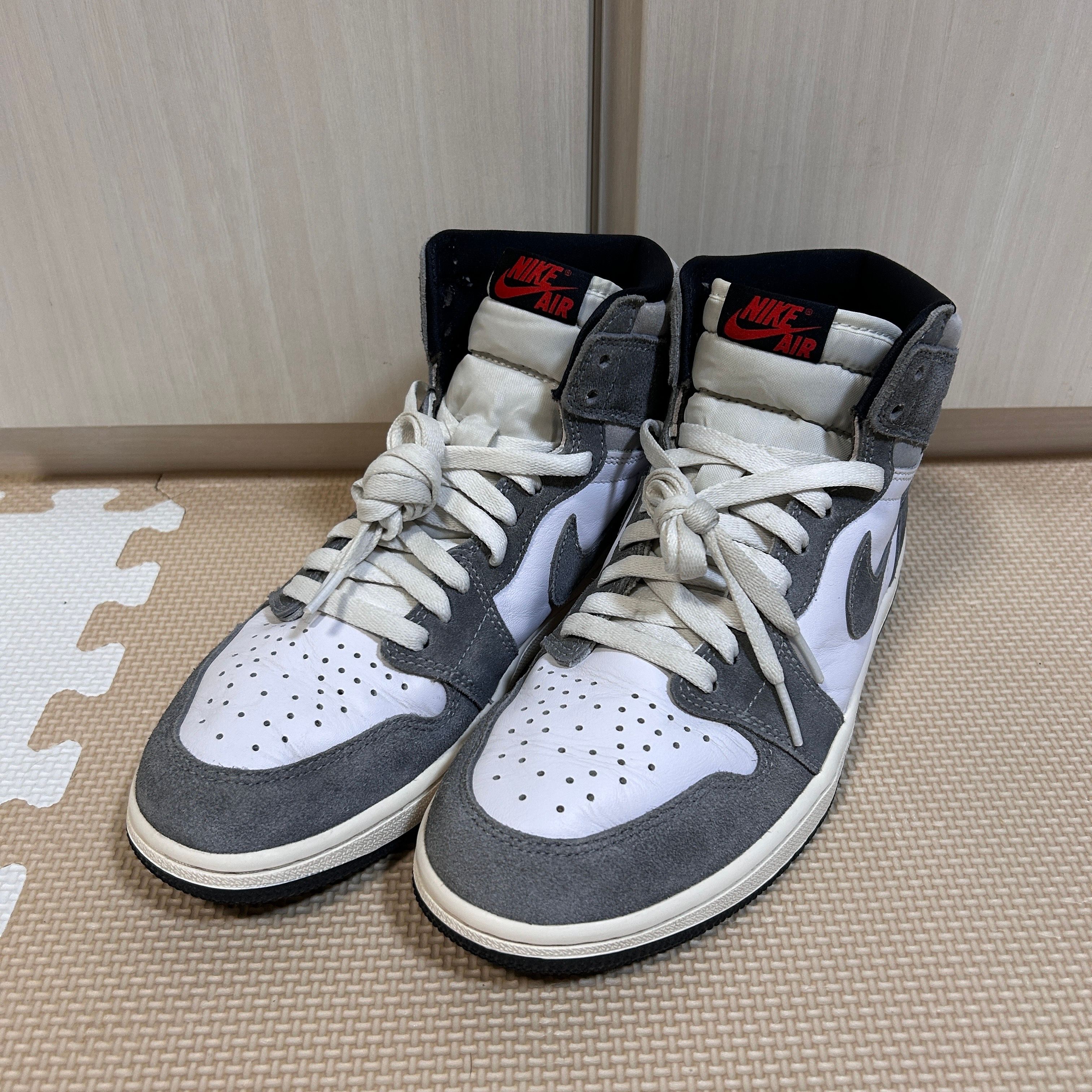 Nike Air Jordan 1 Retro High OG "Black and Smoke Grey"