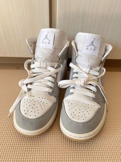 Nike Women's Air Jordan 1 Mid "Wolf Grey"