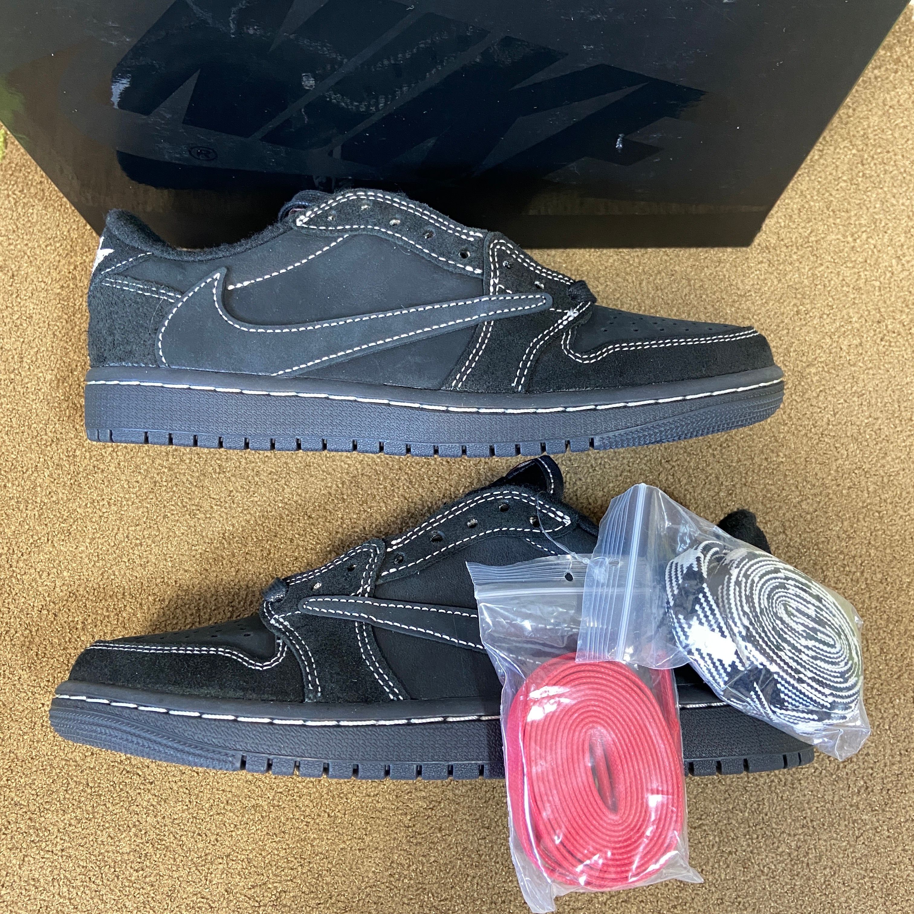 Travis Scott × Nike Air Jordan 1 Low OG SP "Black Phantom"