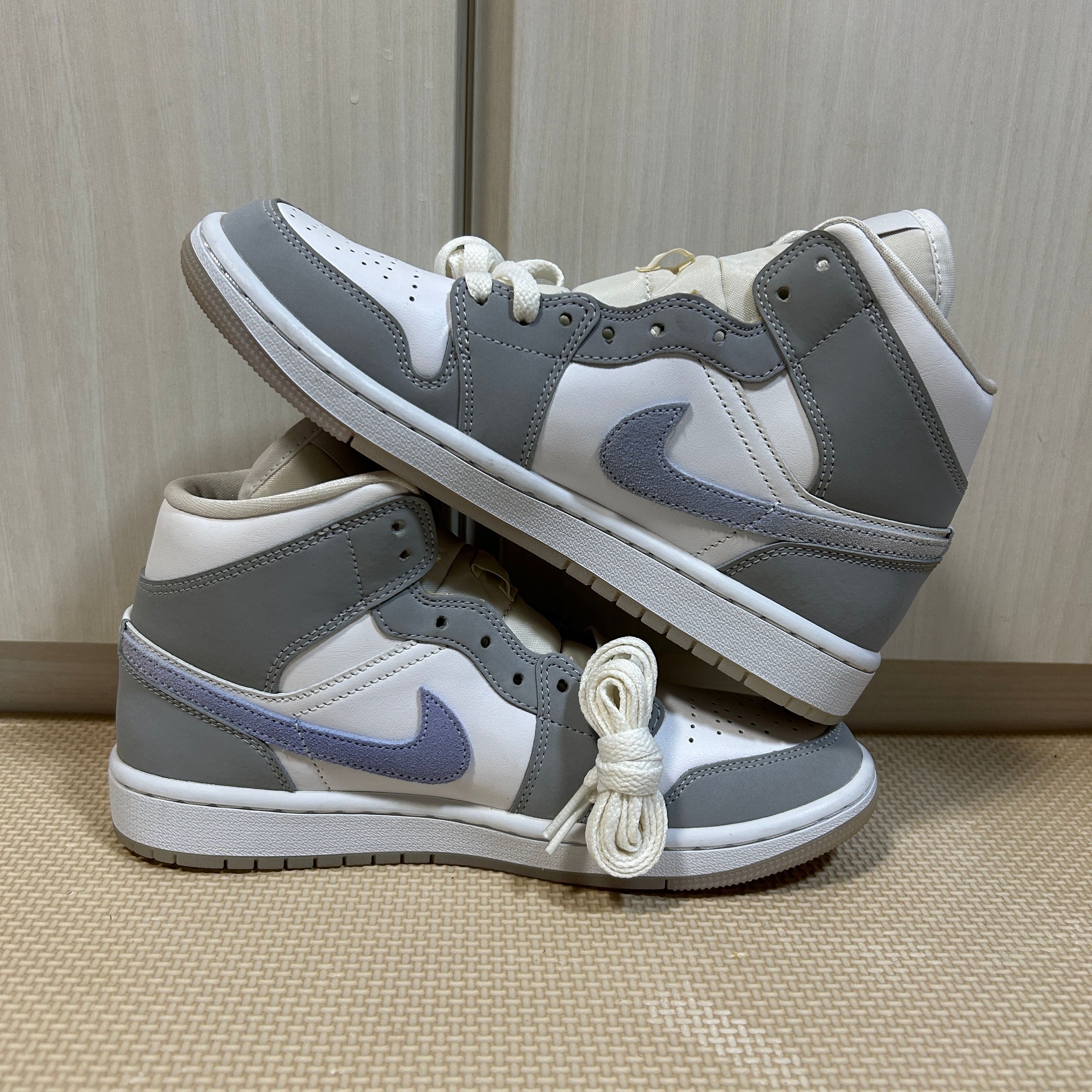 Nike Women's Air Jordan 1 Mid "Wolf Grey"