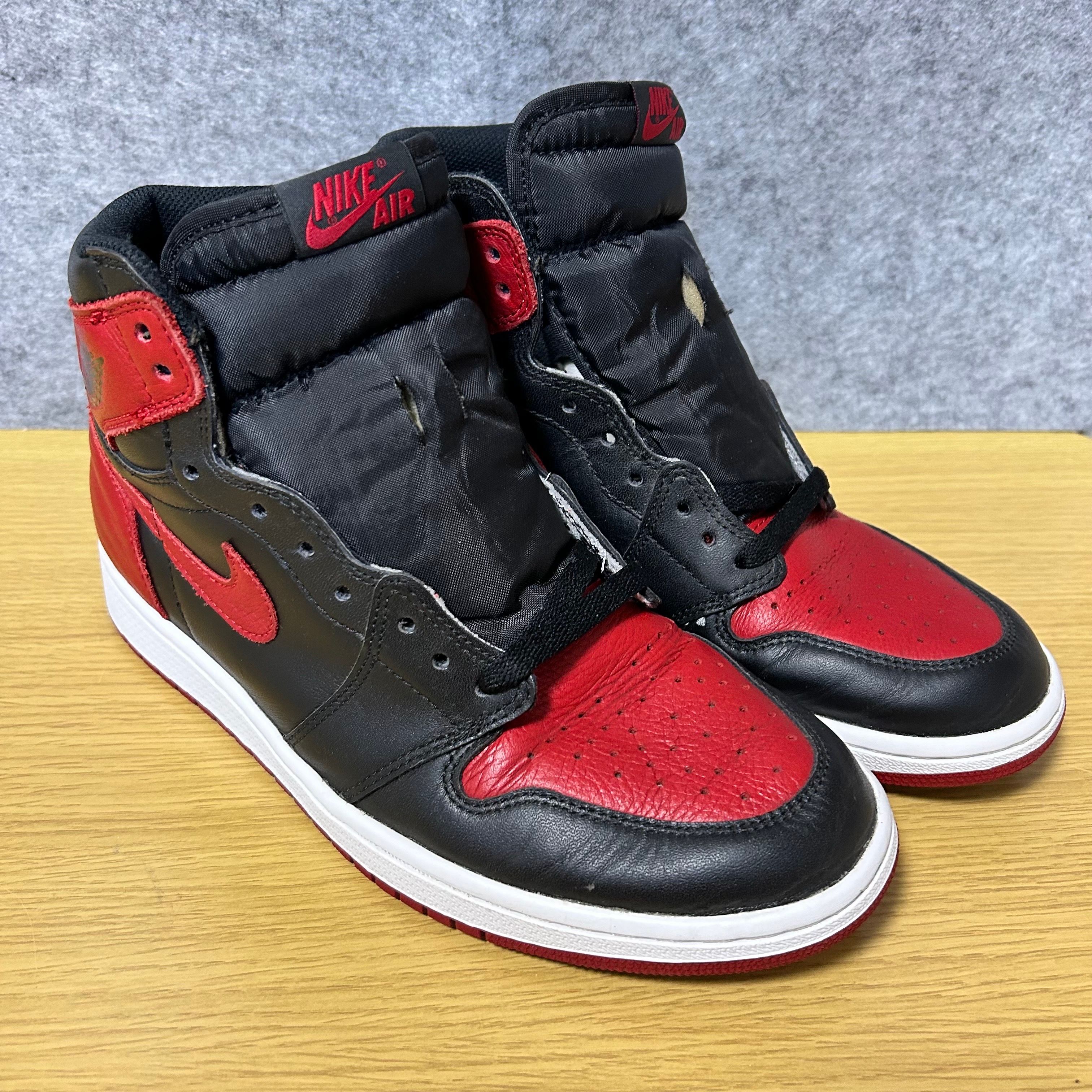 Nike Air Jordan 1 Retro High OG "Bred/Banned" (2016)