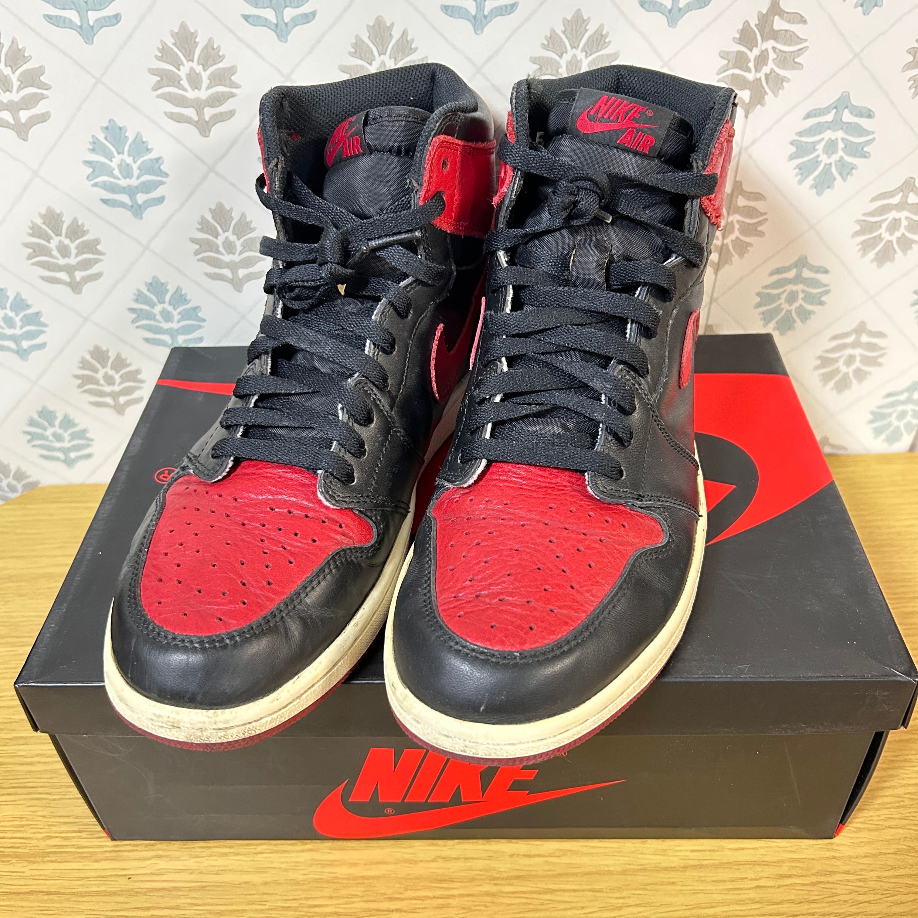 Nike Air Jordan 1 Retro High OG "Bred/Banned" (2016)