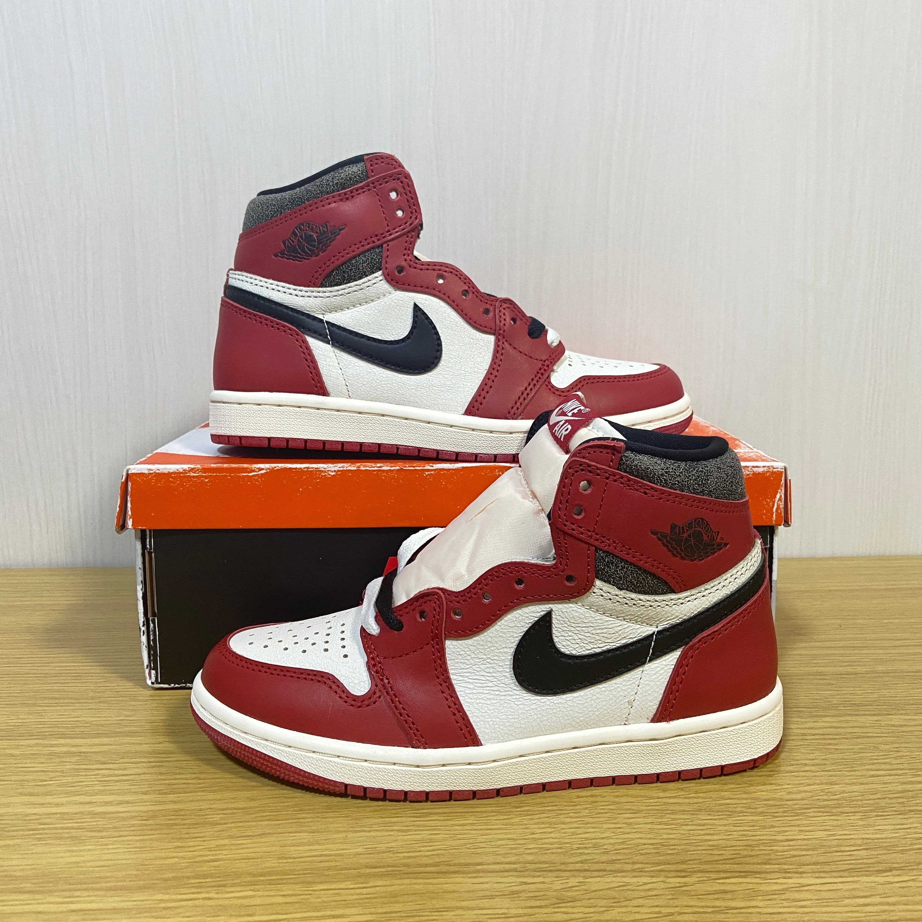 Nike Air Jordan 1 High OG "Lost & Found/Chicago"