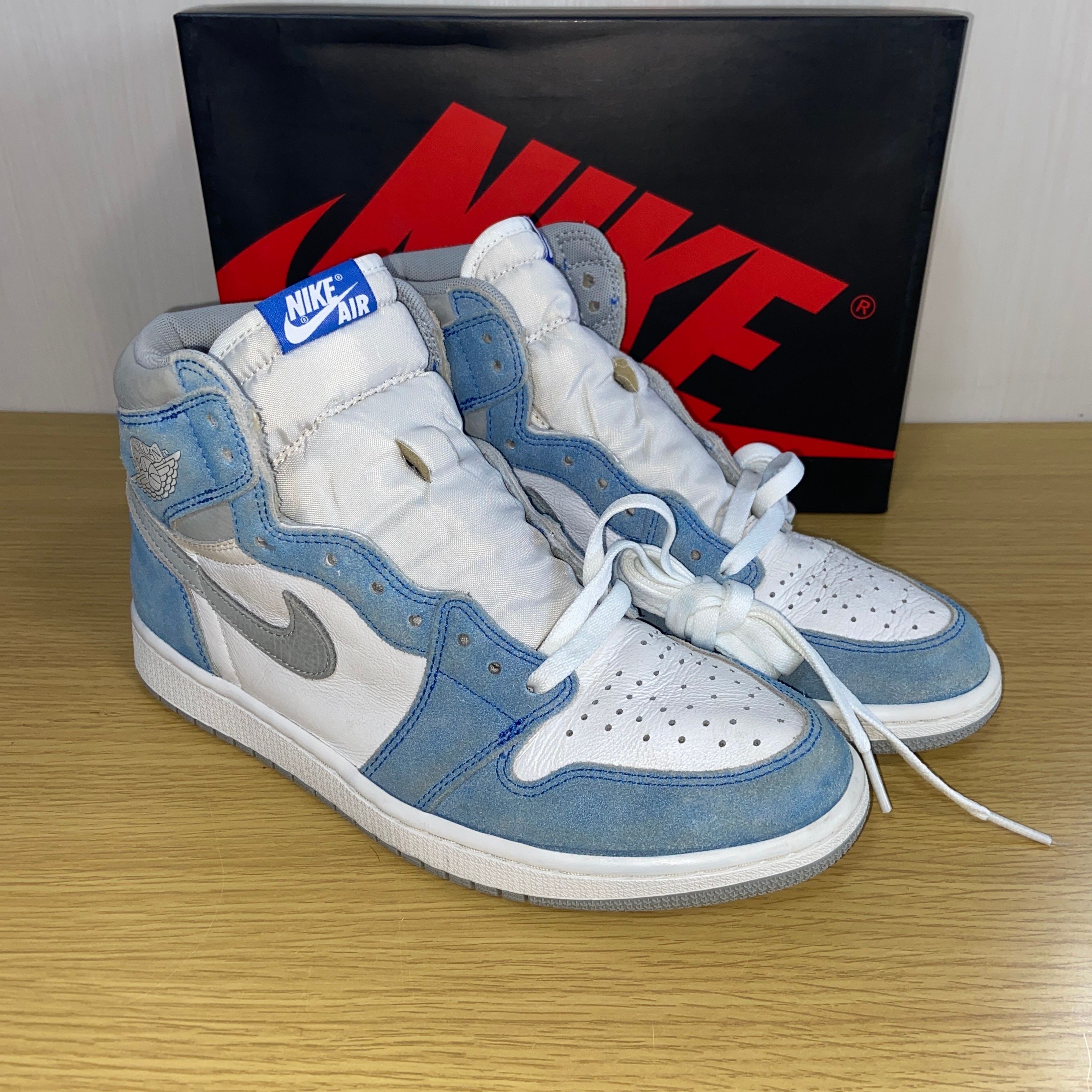 Nike Air Jordan 1 High OG "Hyper Royal"