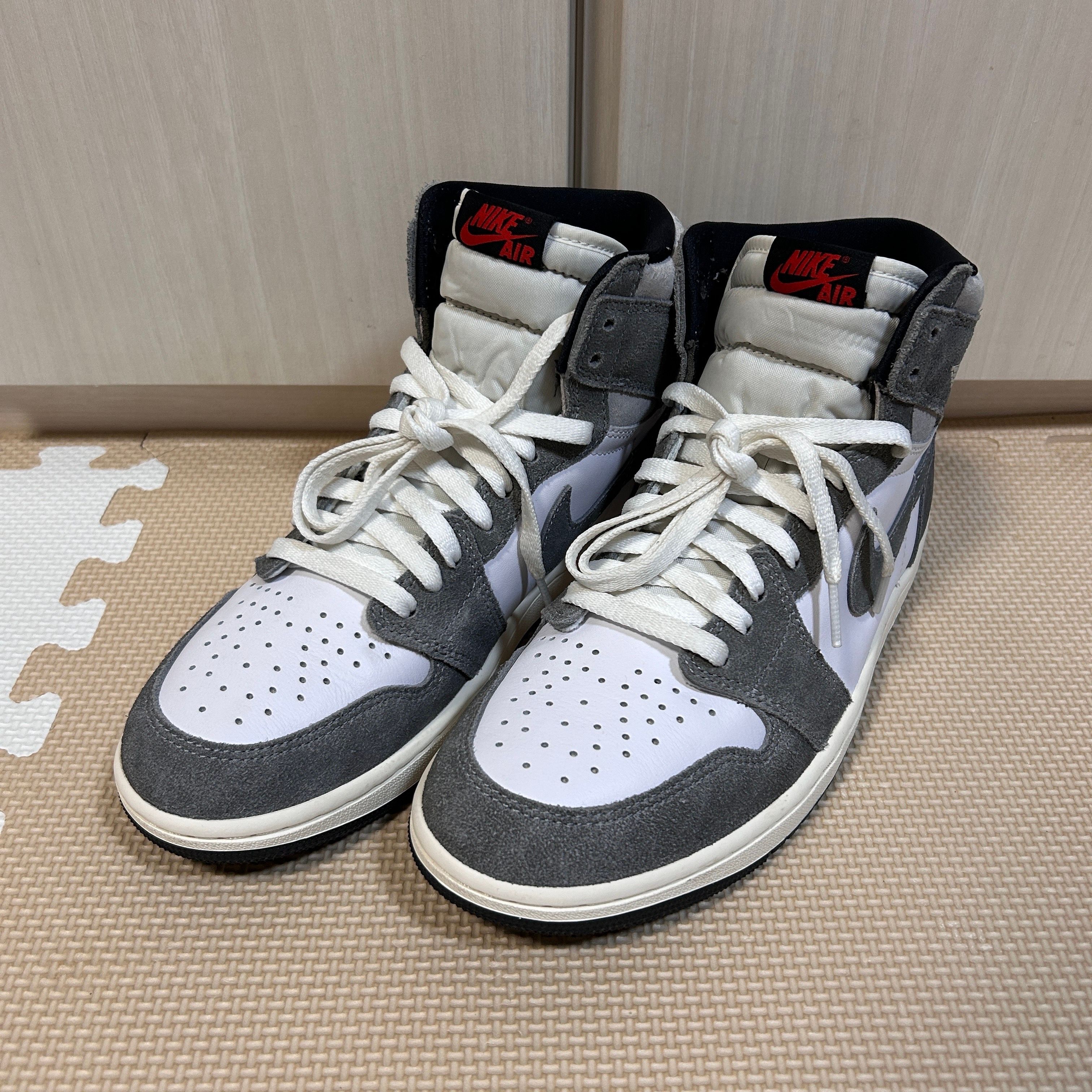 Nike Air Jordan 1 Retro High OG "Black and Smoke Grey"