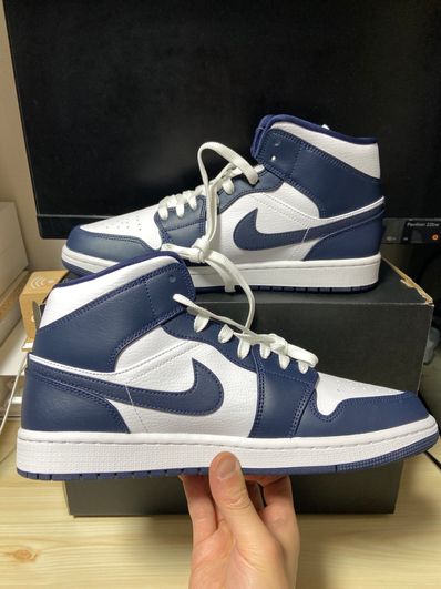 Nike Air Jordan 1 Mid "White Metallic Gold Obsidian"