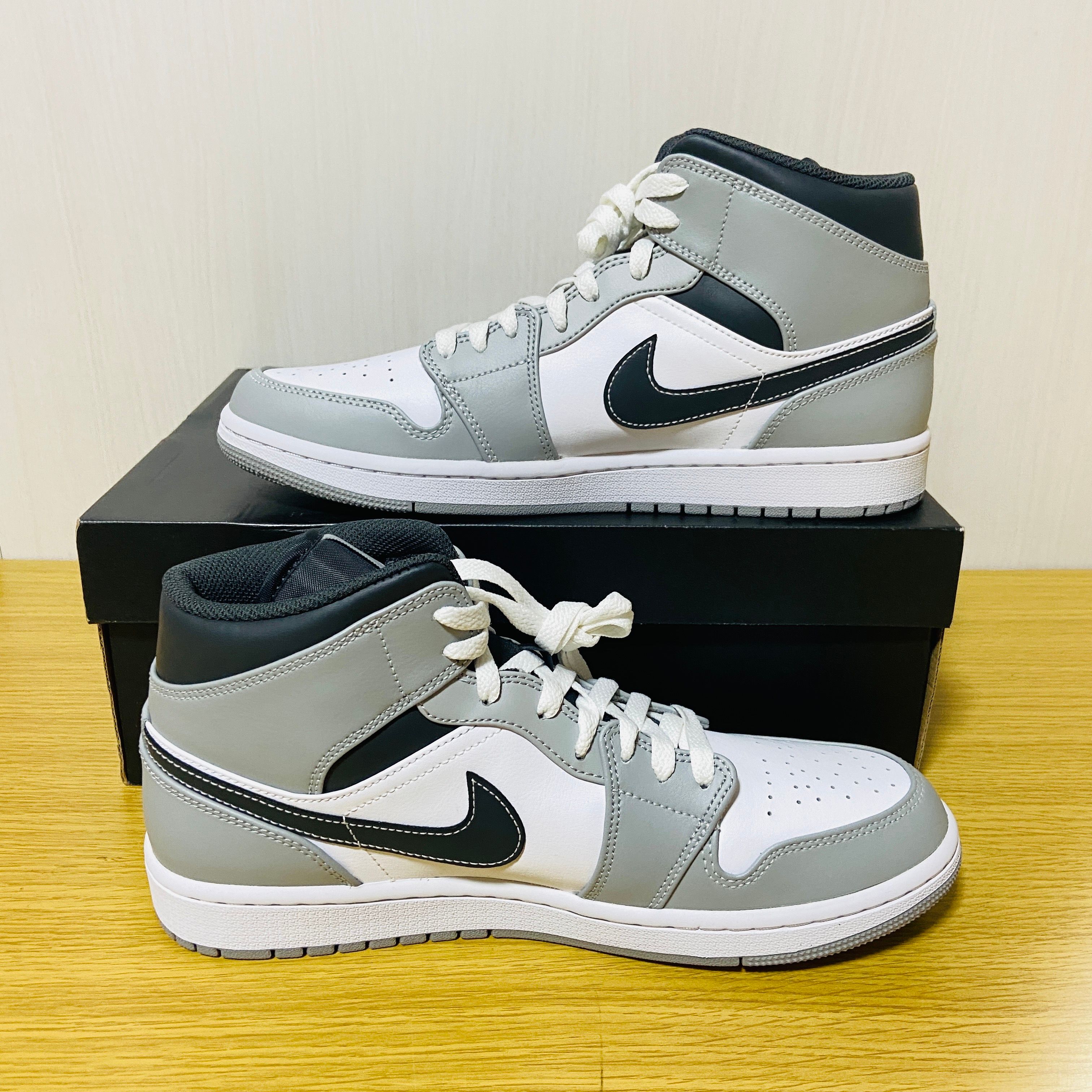 Nike Air Jordan 1 Mid "Grey White/Anthracite"