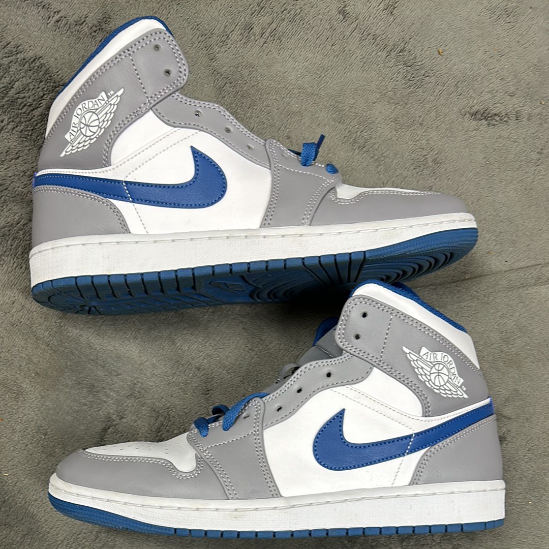 Nike Air Jordan 1 Mid "True Blue"