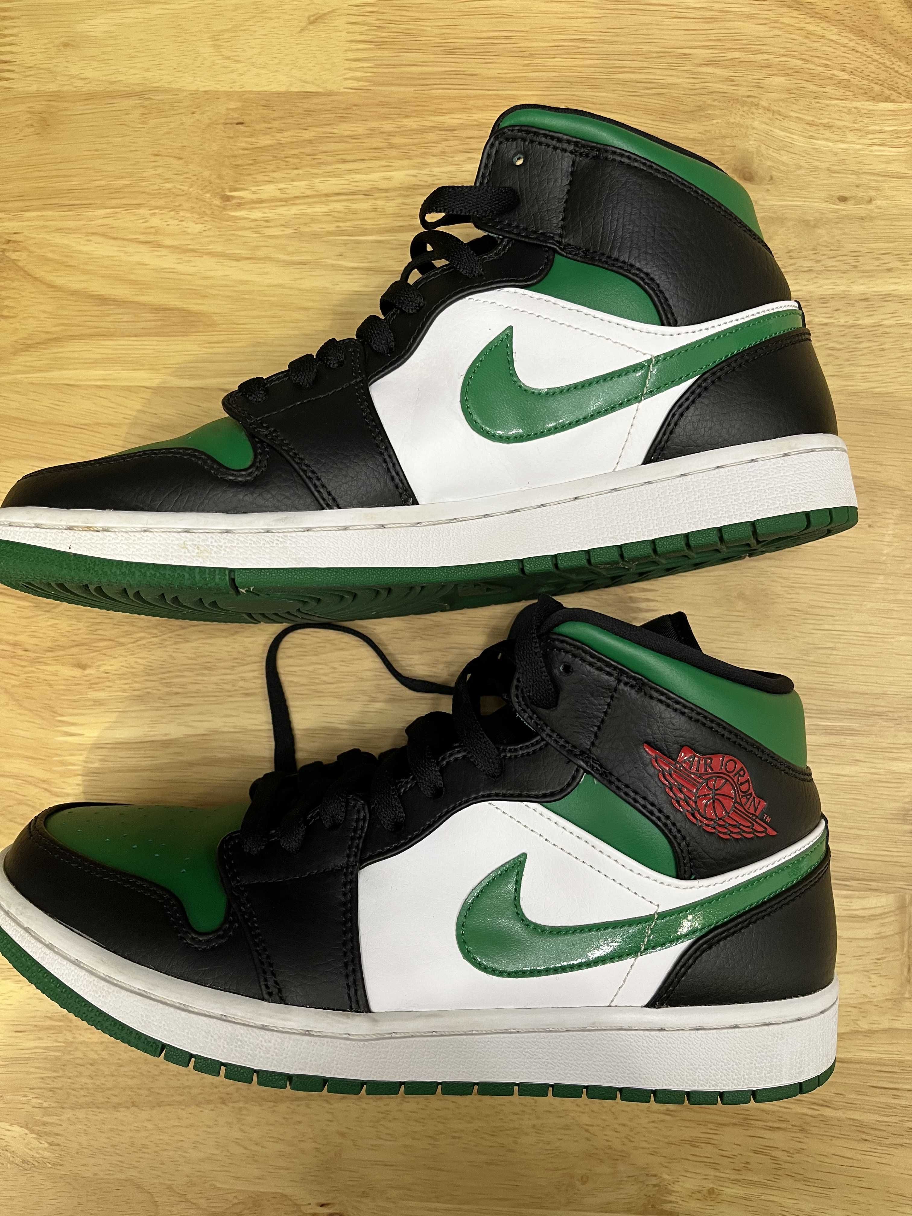 Nike Air Jordan 1 Mid "Pine Green"