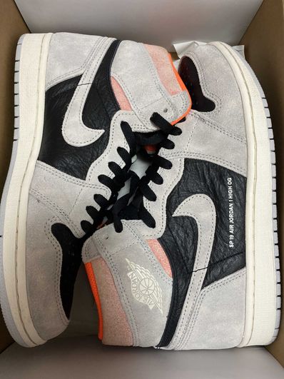 Nike Air Jordan 1 RETRO High OG "Hyper Crimson"