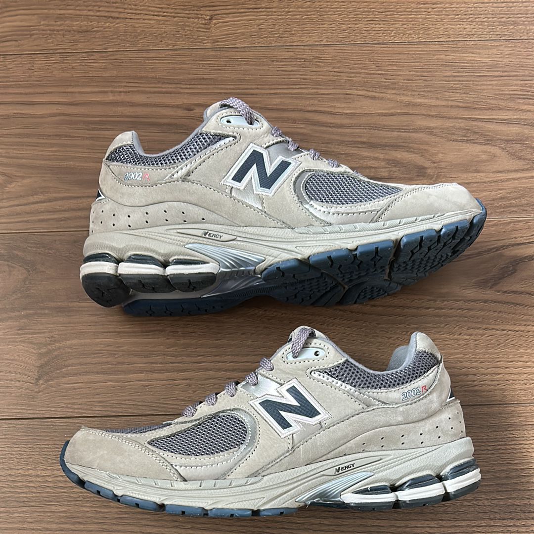 New Balance 2002R "Gray"