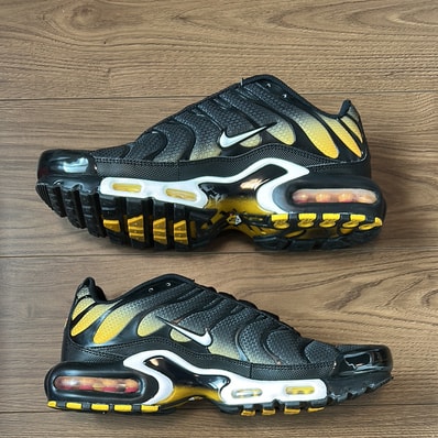 Nike Air Max Plus "Black/University Gold"