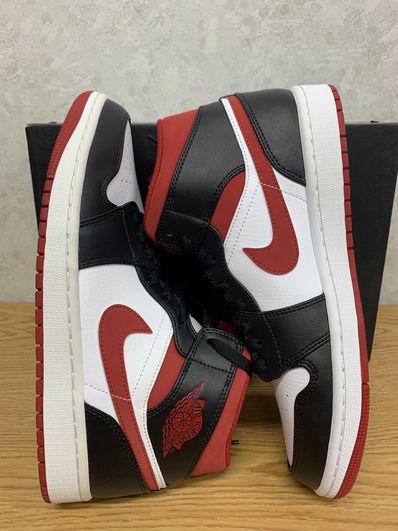 Nike Air Jordan 1 Mid "White/Gym Red Black"