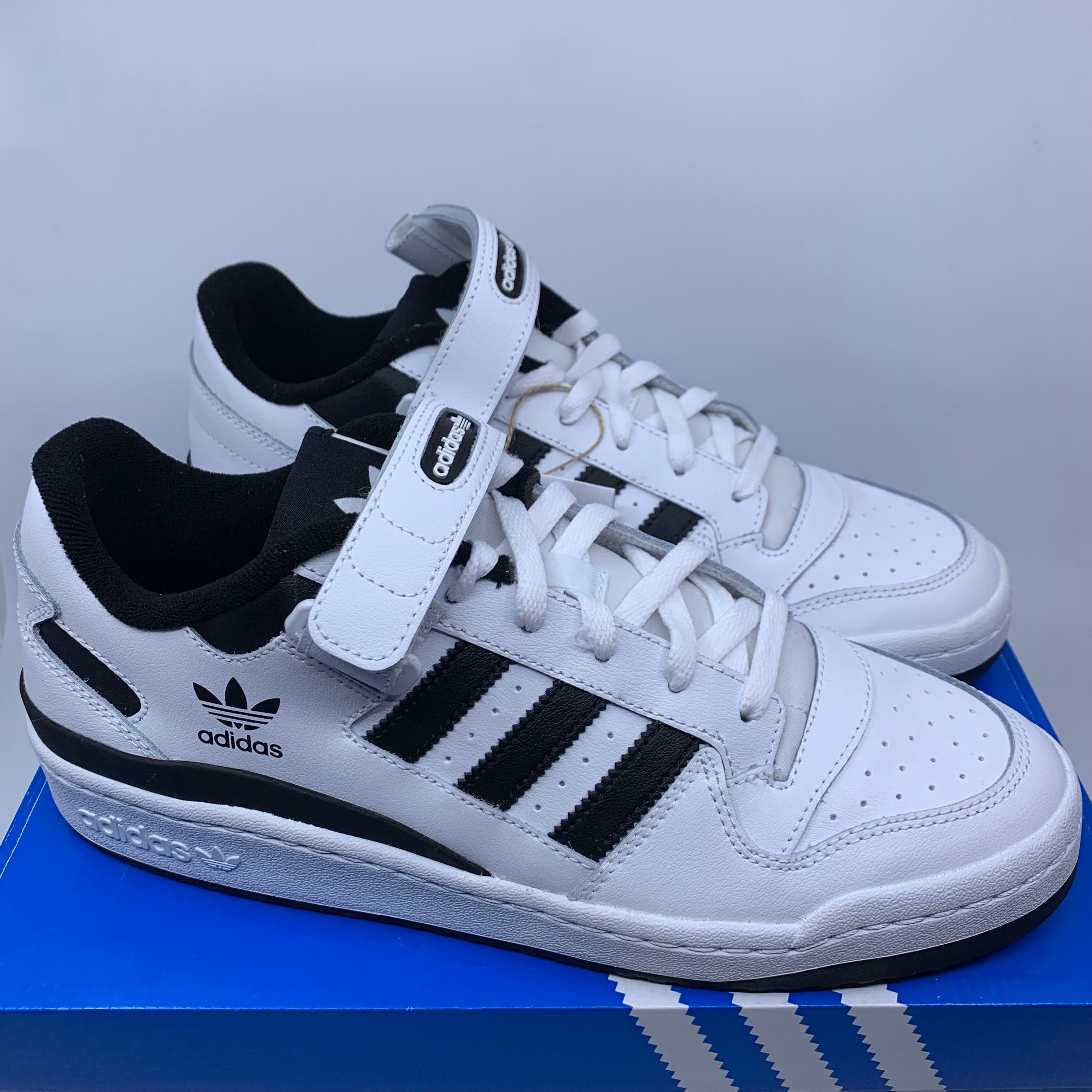 アディダス フォーラム (adidas Forum) の新作・中古通販｜スニーカー