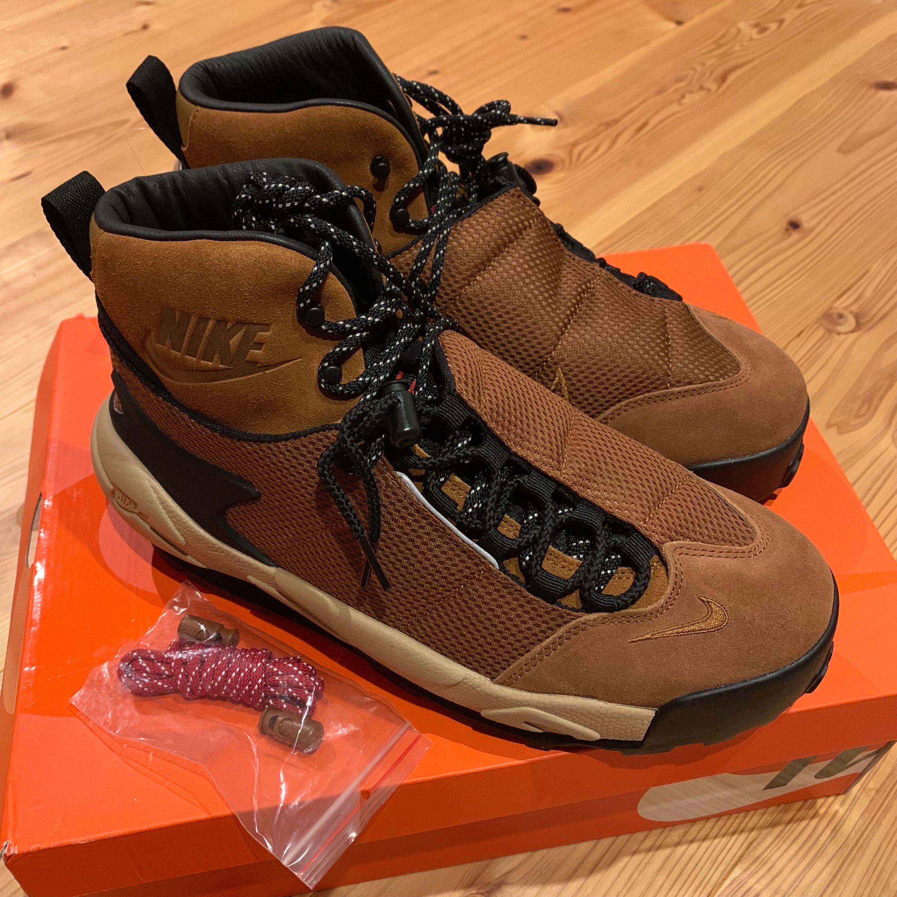 sacai × Nike Magmascape "Pecan"