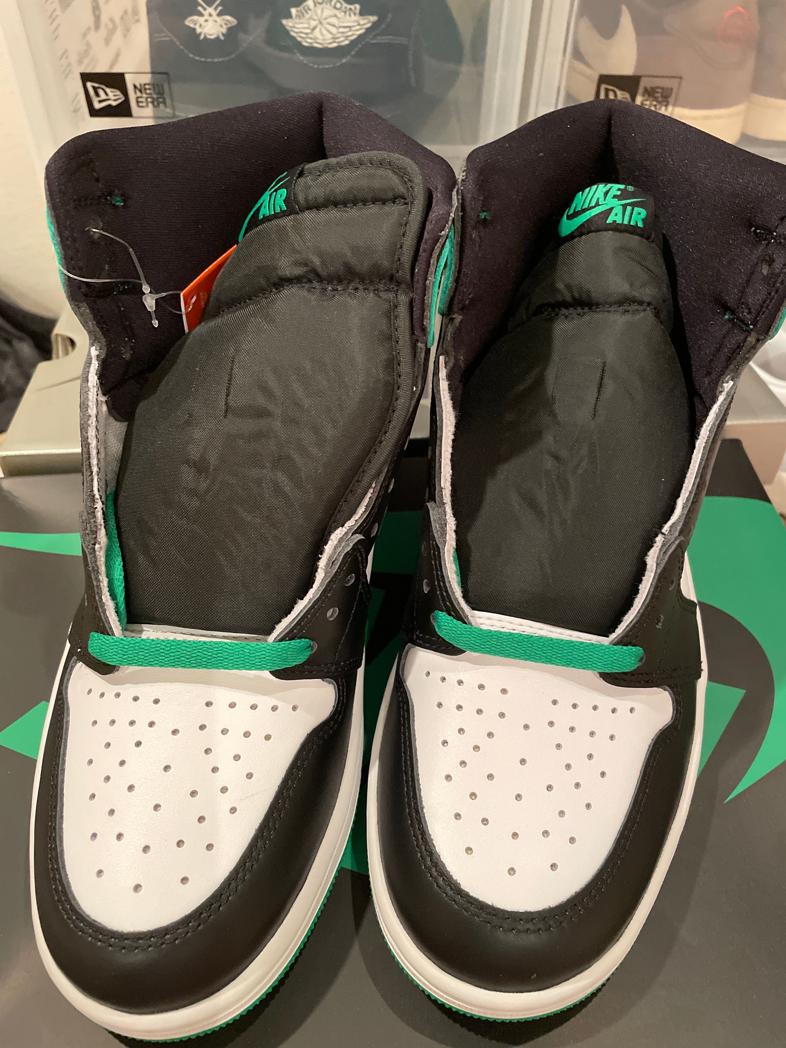 Nike Air Jordan 1 Retro High OG "Celtics/Black and Lucky Green" (2023)