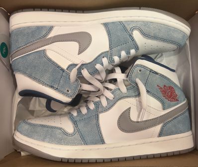 Nike Air Jordan 1 Mid SE "White/Hyper Royal/Red"