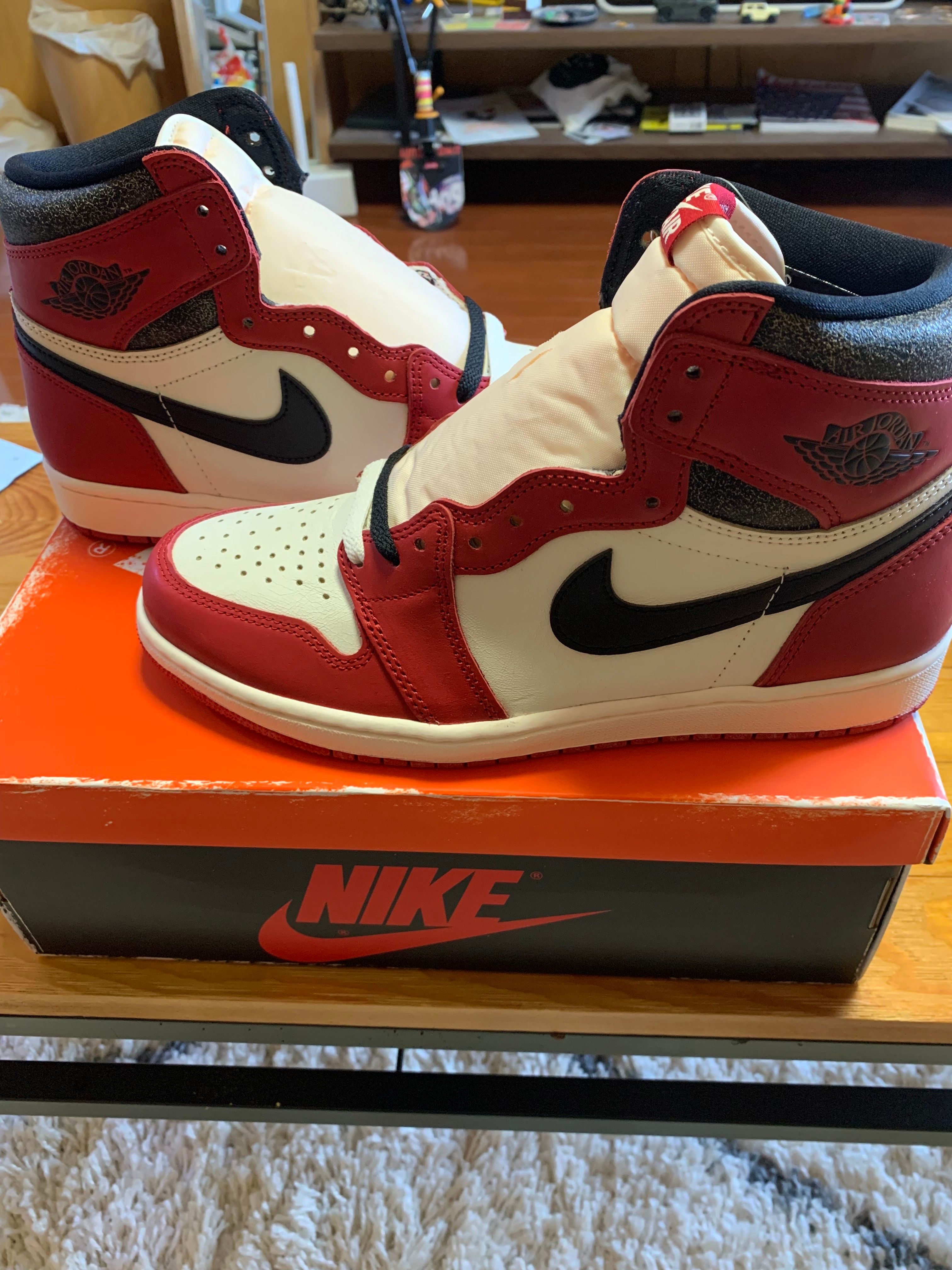Nike Air Jordan 1 High OG "Lost & Found/Chicago"