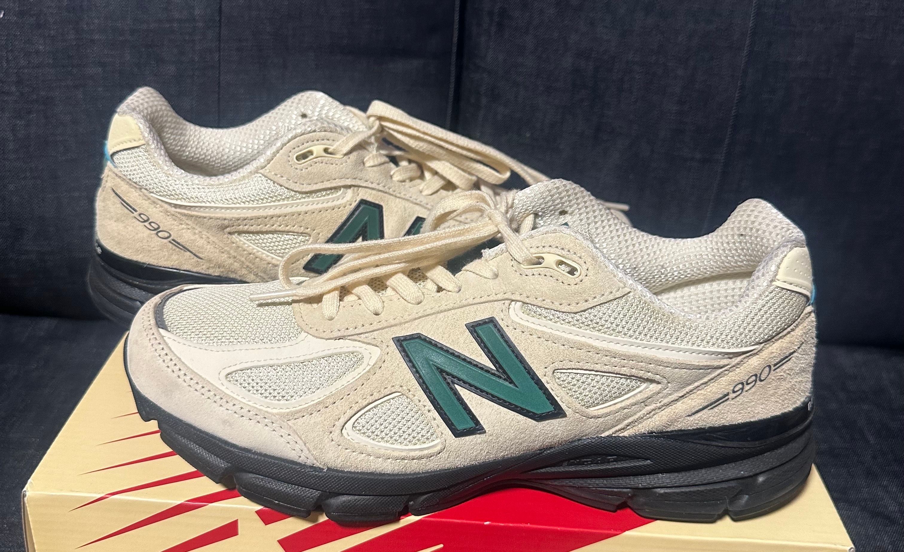 New Balance 990V4 "Macadamia Nut"