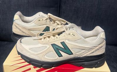 New Balance 990V4 "Macadamia Nut"