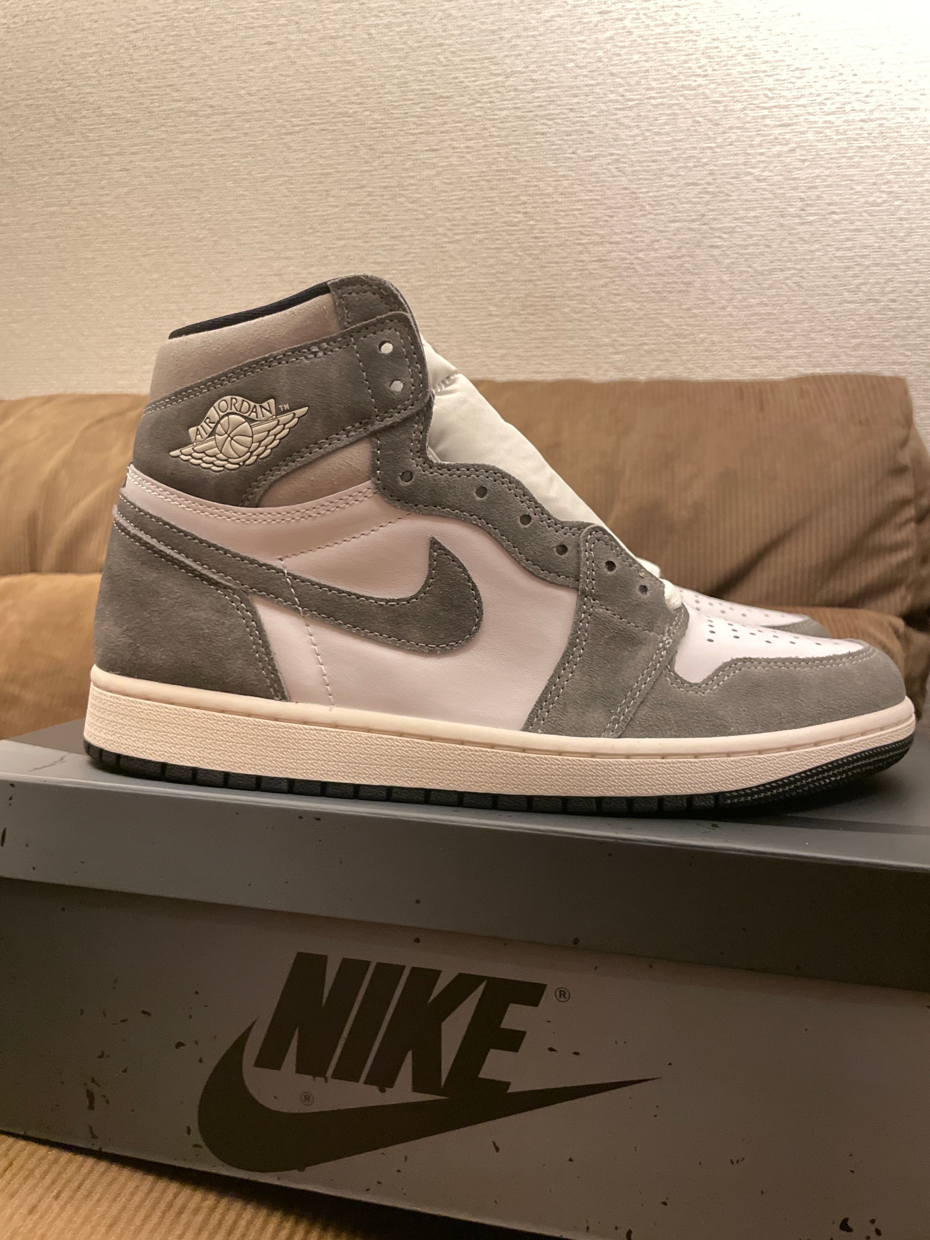 Nike Air Jordan 1 Retro High OG "Black and Smoke Grey"