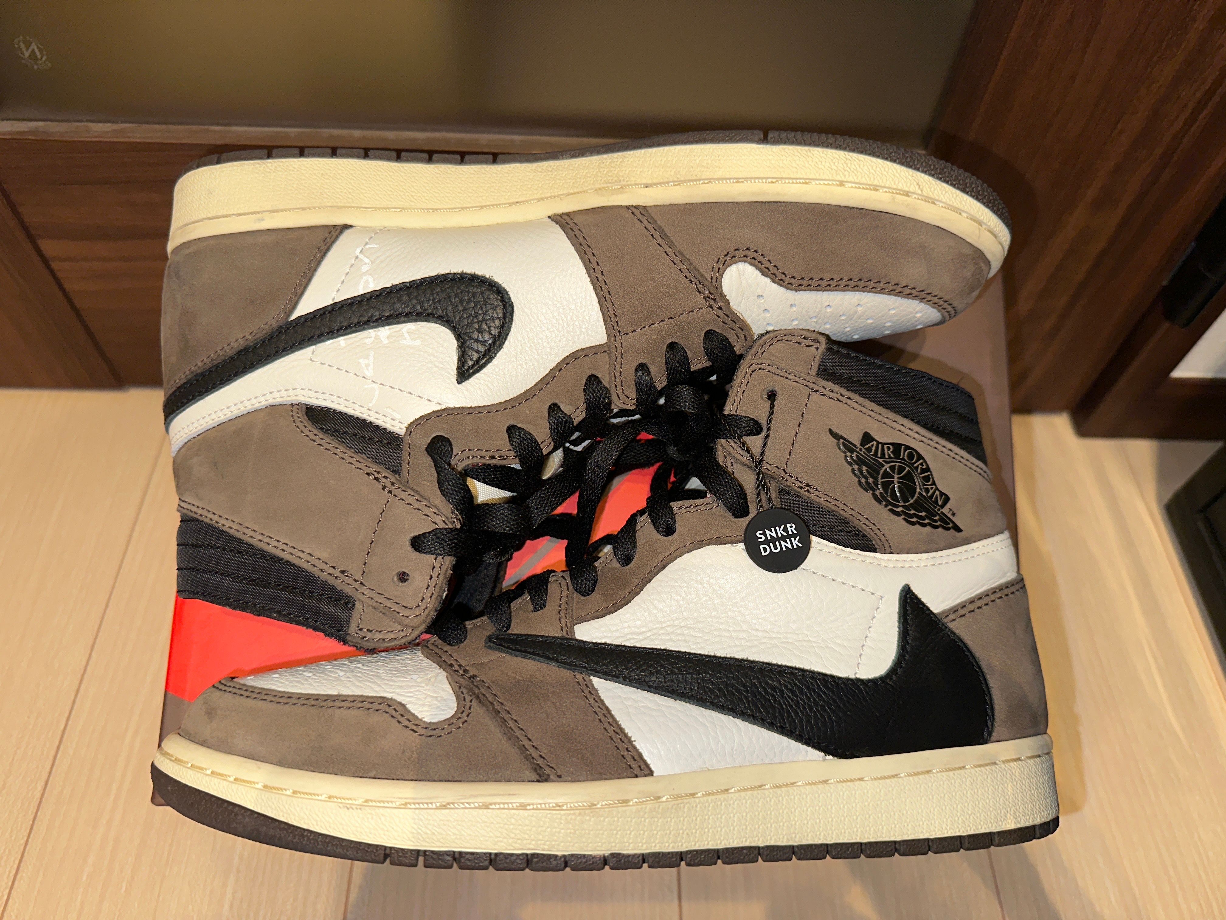 Travis Scott × Nike Air Jordan 1 Retro High OG TS SP "Sail/Dark Mocha"