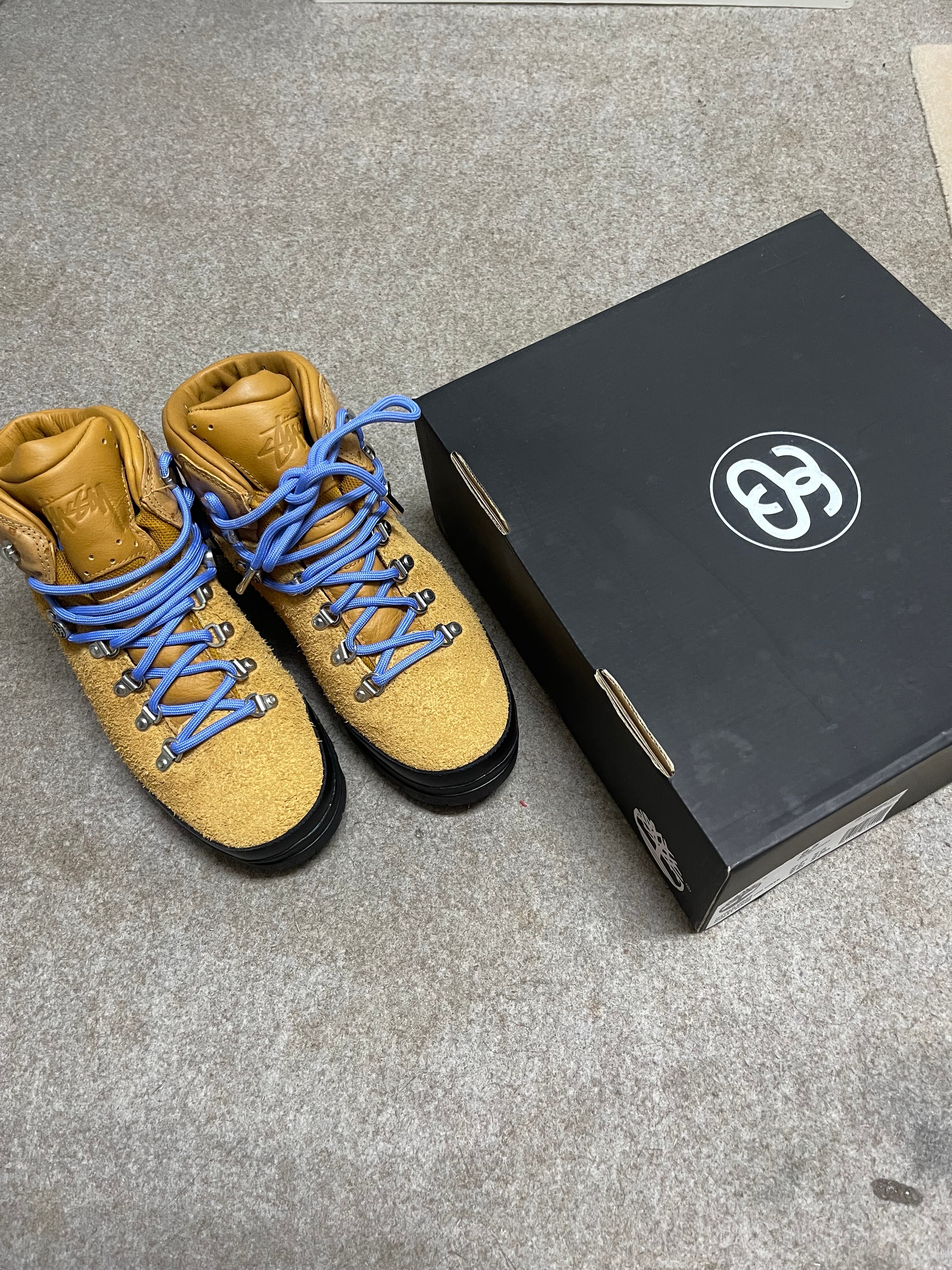 Stussy × Timberland GORE-TEX World Hiker Boot "Beige"
