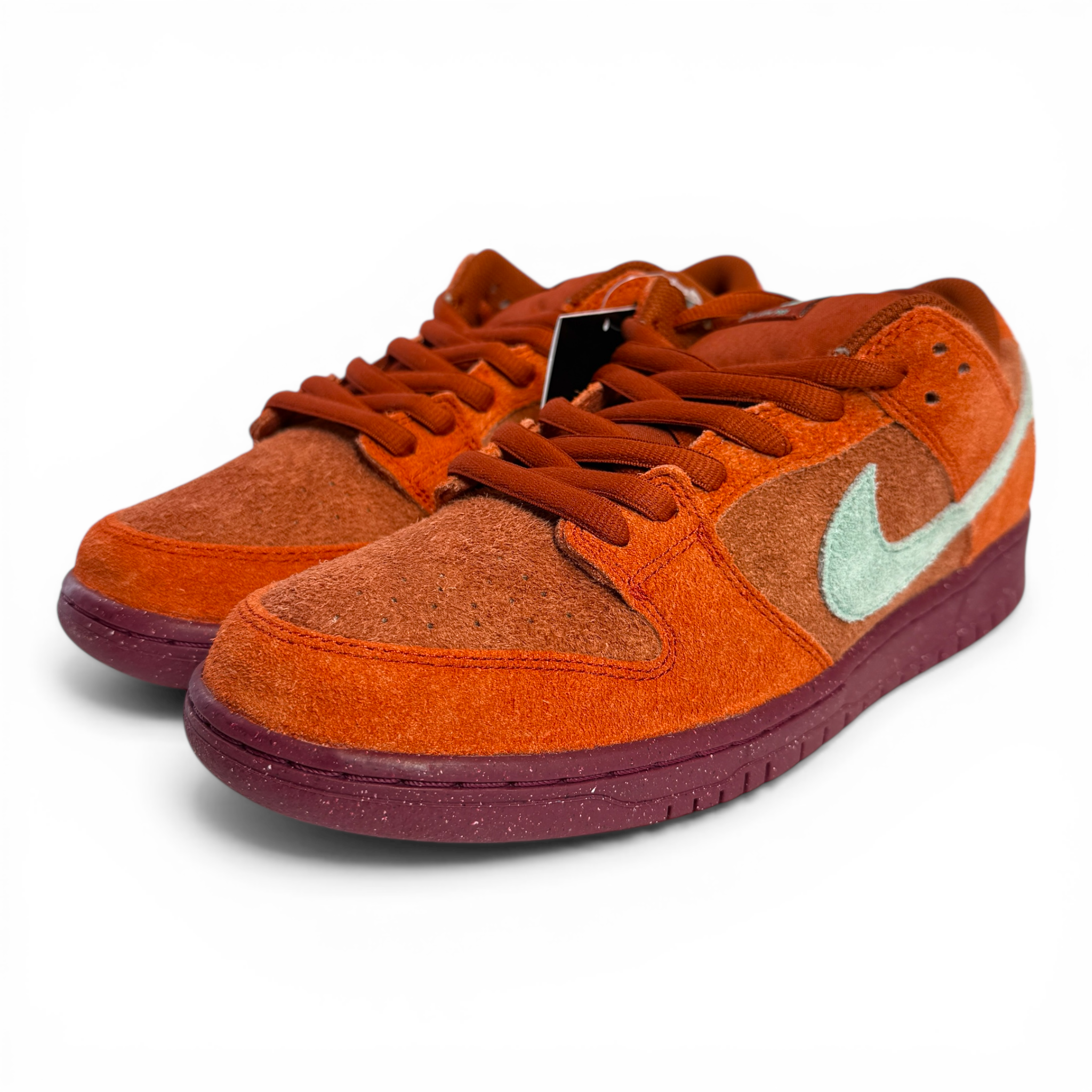 Nike SB Dunk Low Pro PRM "Mystic Red and Rosewood"