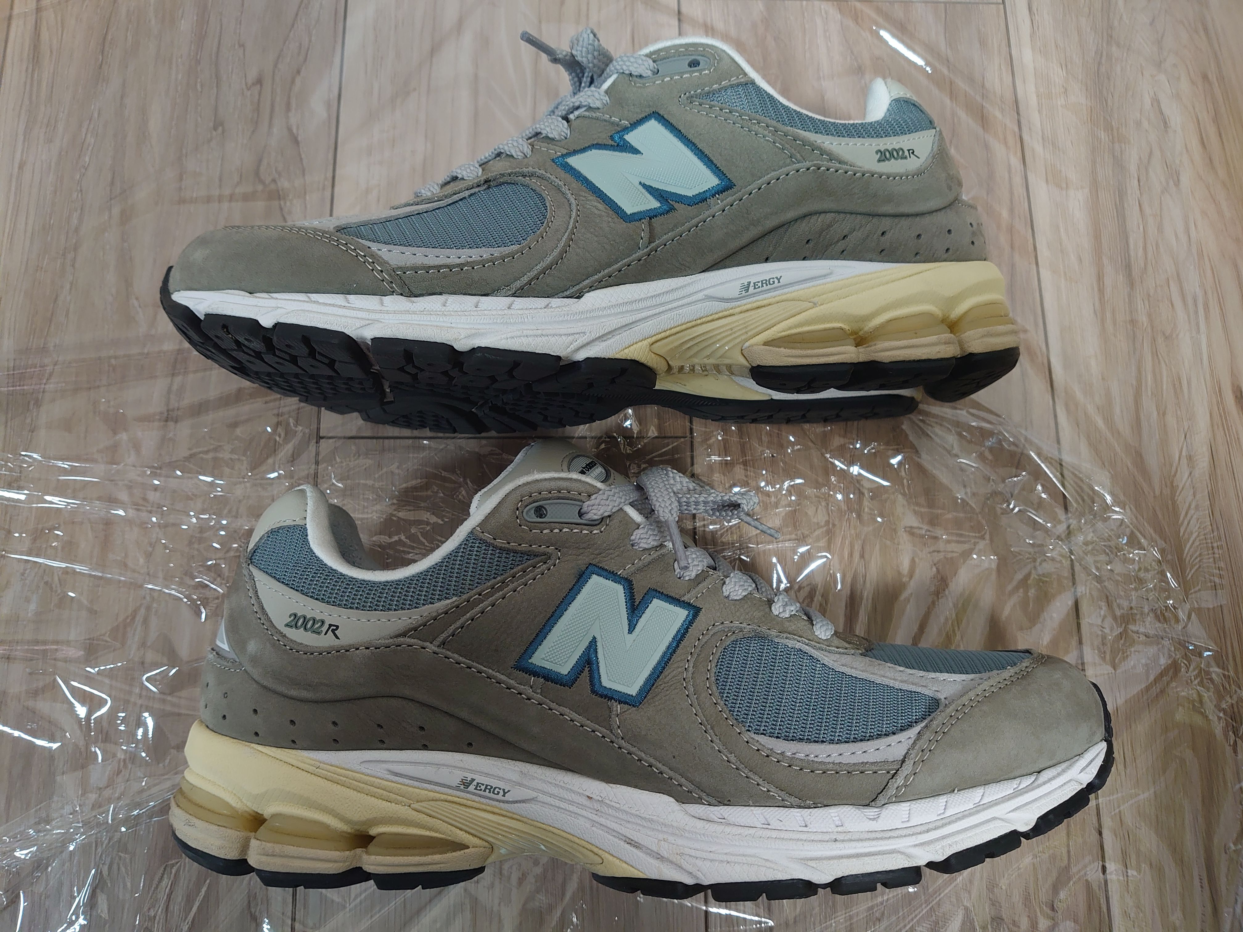 New Balance 2002R "Beige"