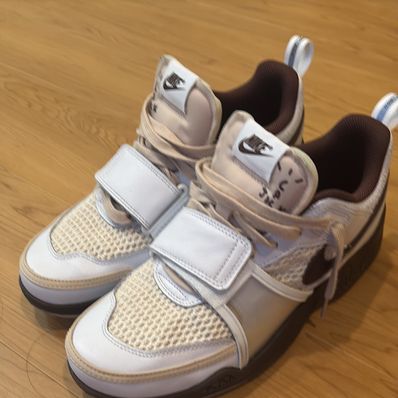 Travis Scott × Nike Zoom Field Jaxx "White and Light Chocolate"