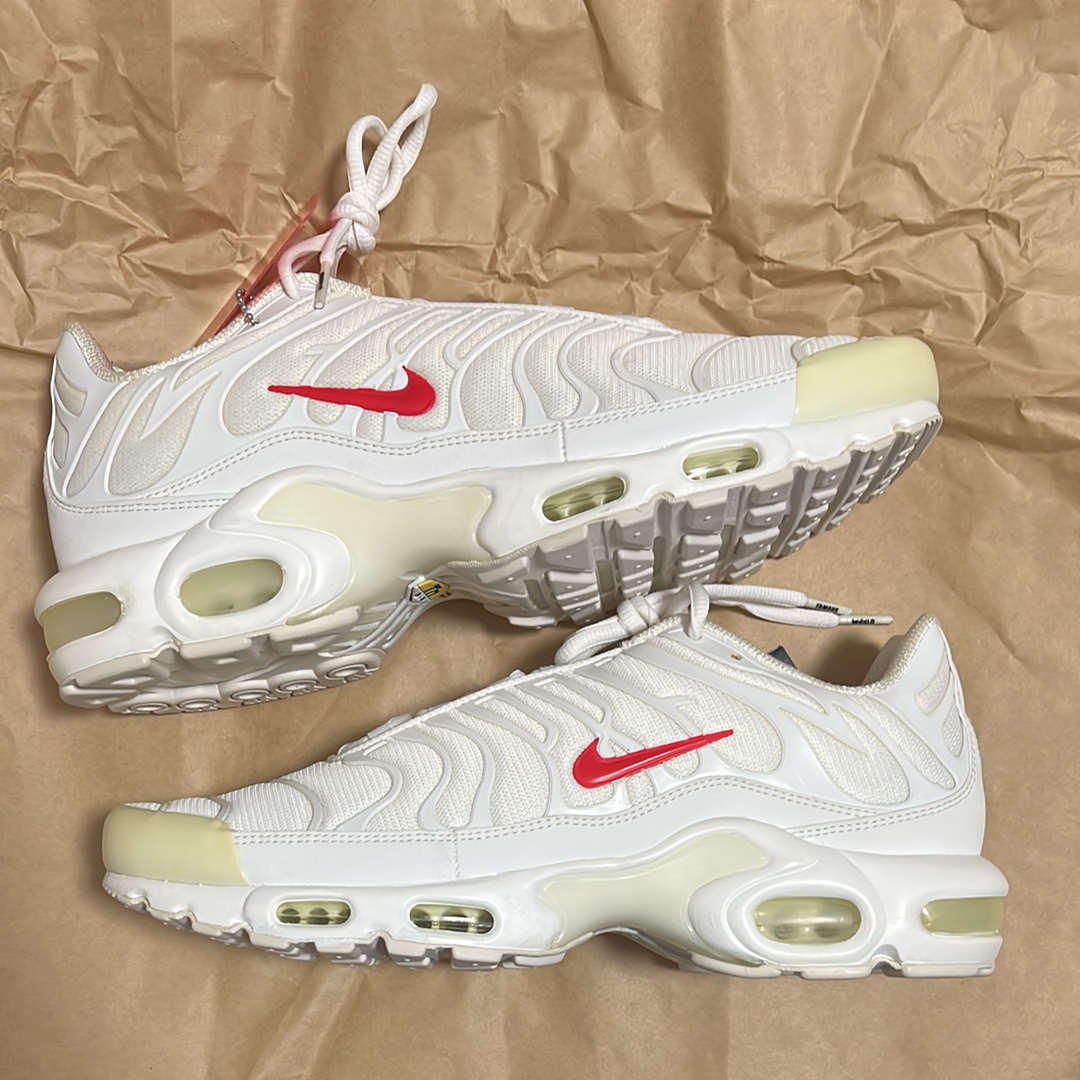 Supreme x Nike Air Max Plus TN "White/Speed Red"