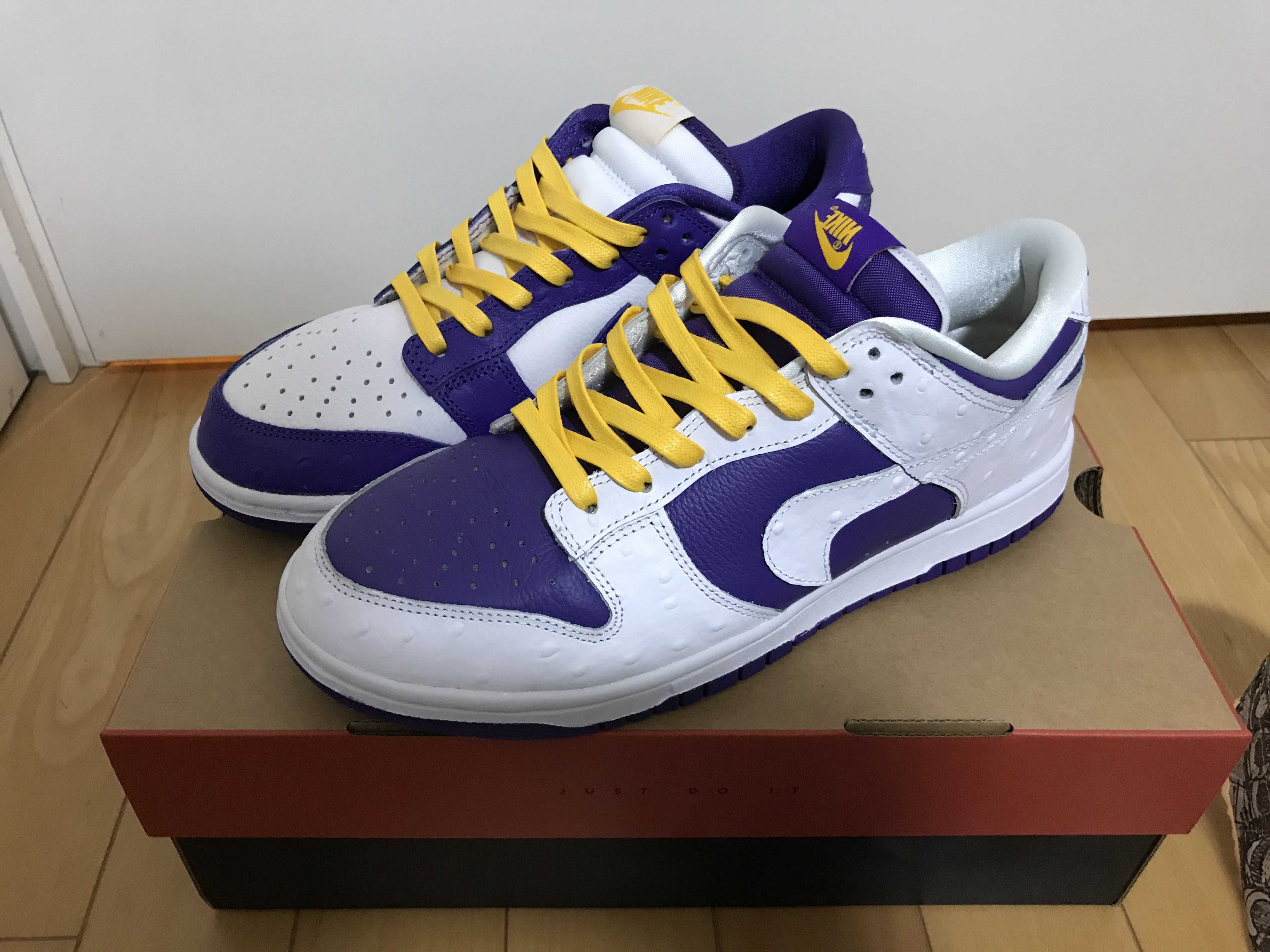 Nike Women's Dunk Low "Made You Look"