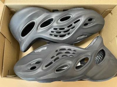 adidas YEEZY Foam Runner "Onyx"