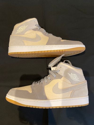 Nike Air Jordan 1 Mid SE "Coconut Milk/Particle Grey"