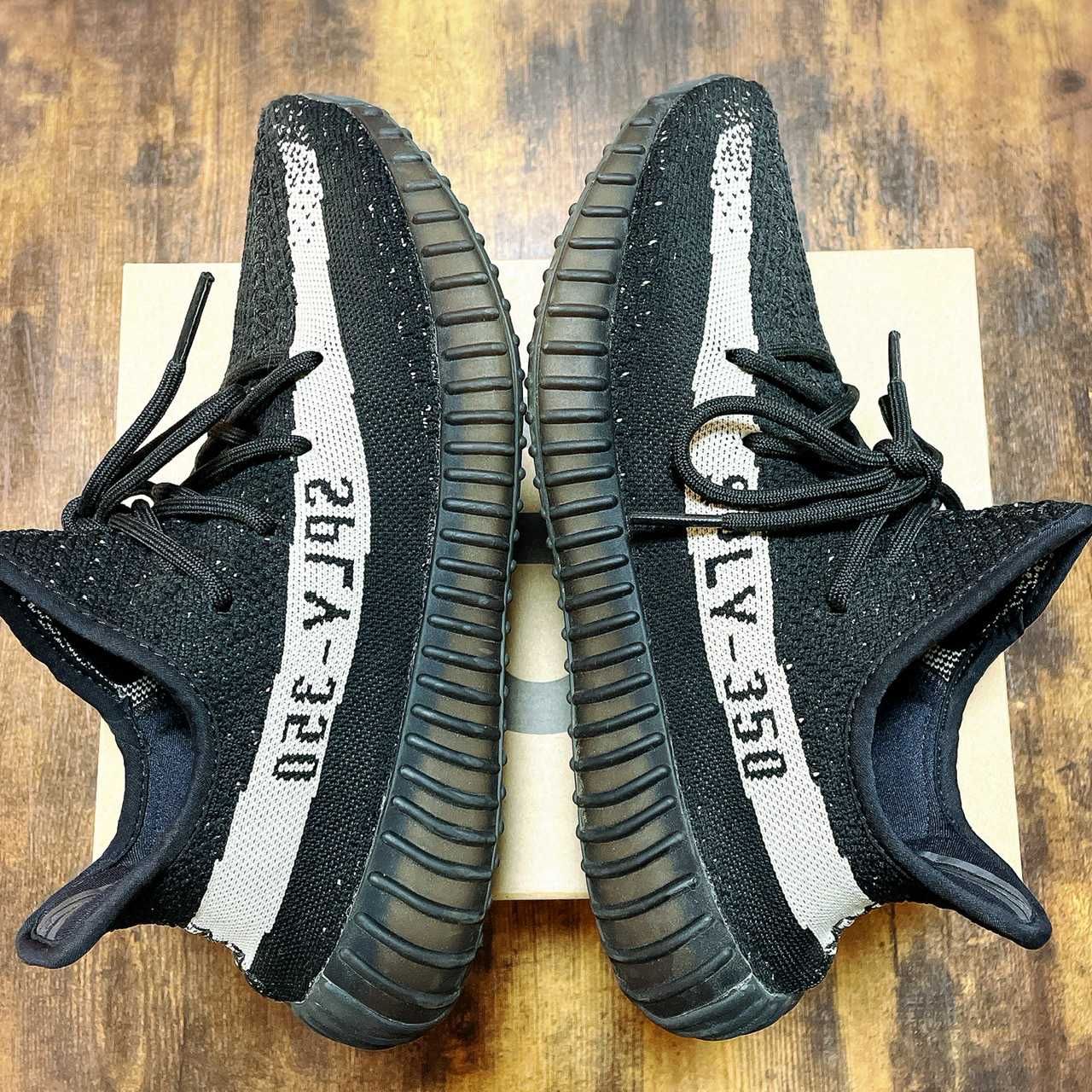 adidas YEEZY Boost 350 V2 "Oreo"