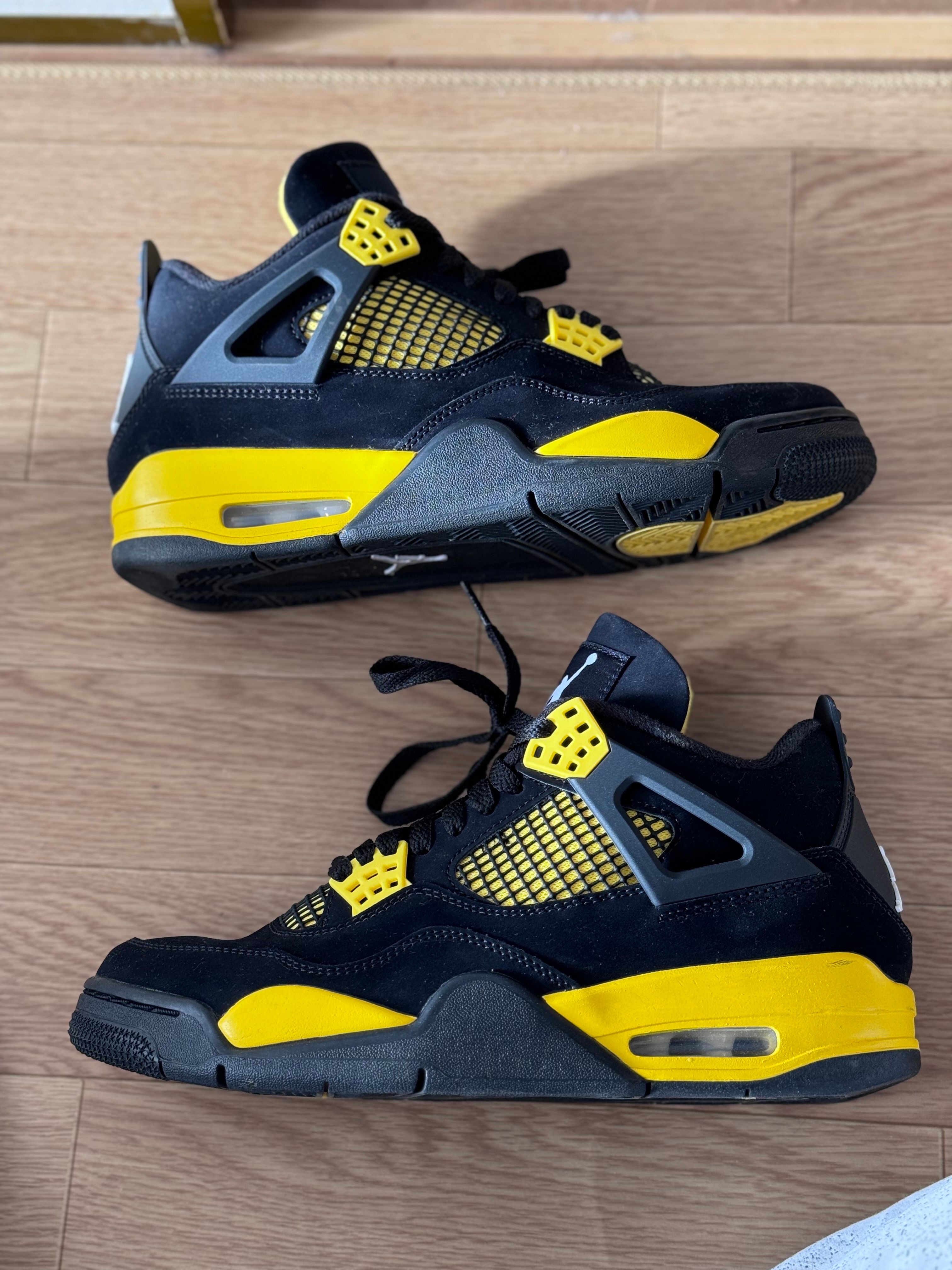 Nike Air Jordan 4 Retro "Thunder"(2023)