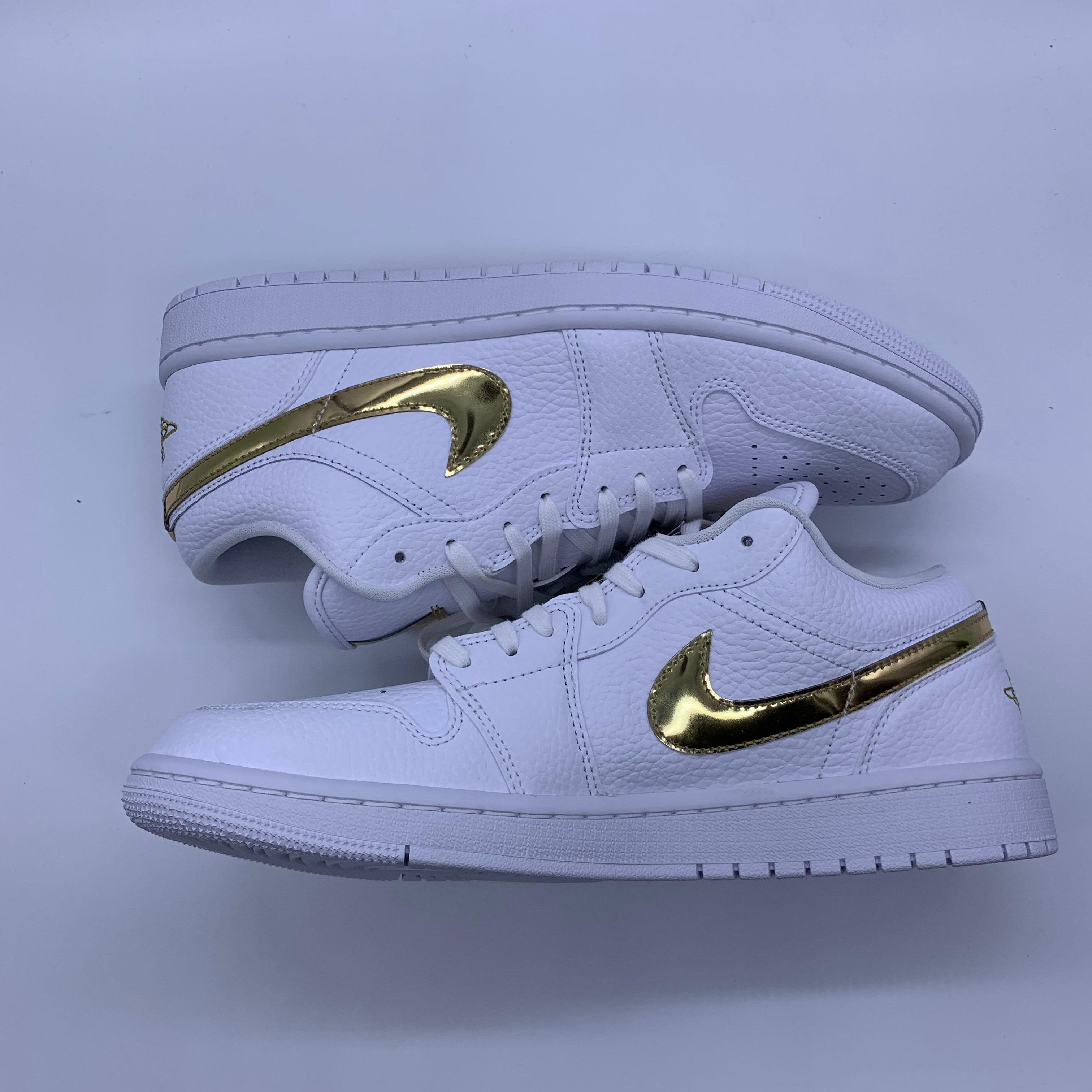NIKE Women's AIR JORDAN 1 LOW SE "WHITE/GOLD"