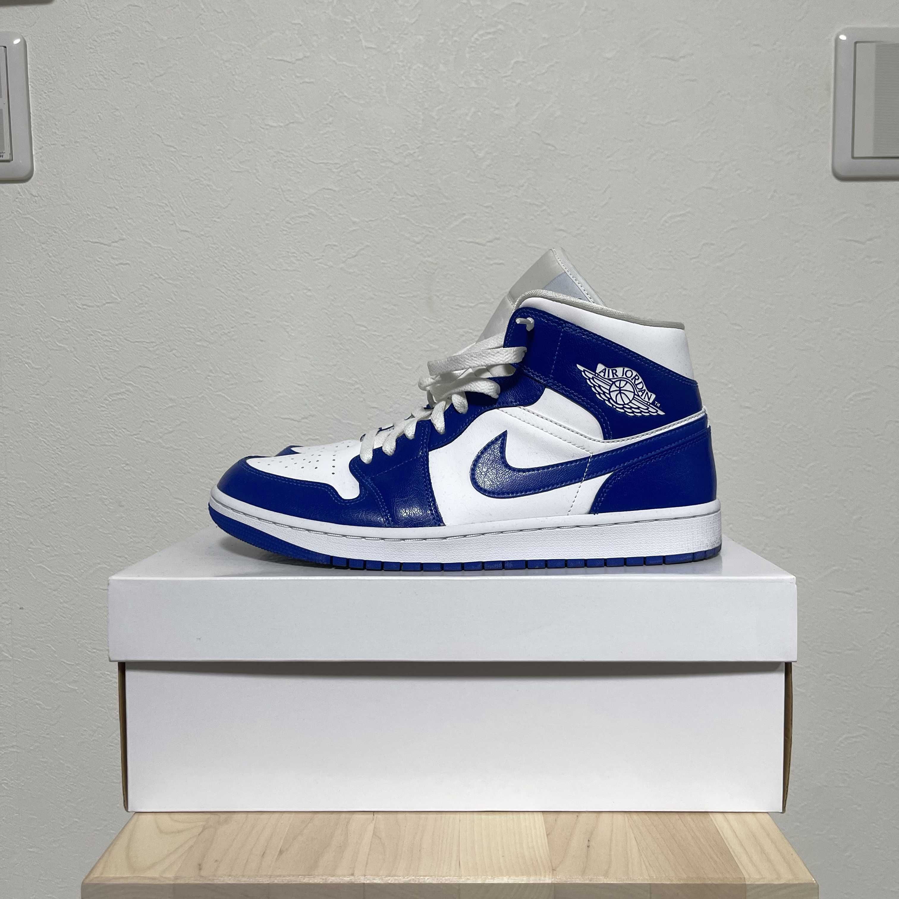 Nike Women's Air Jordan 1 Mid "Kentucky Blue"
