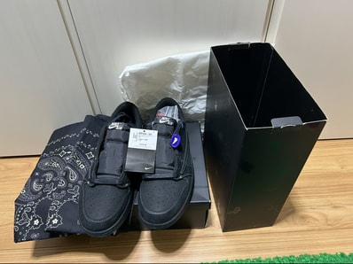 Travis Scott × Nike Air Jordan 1 Low OG SP "Black Phantom"