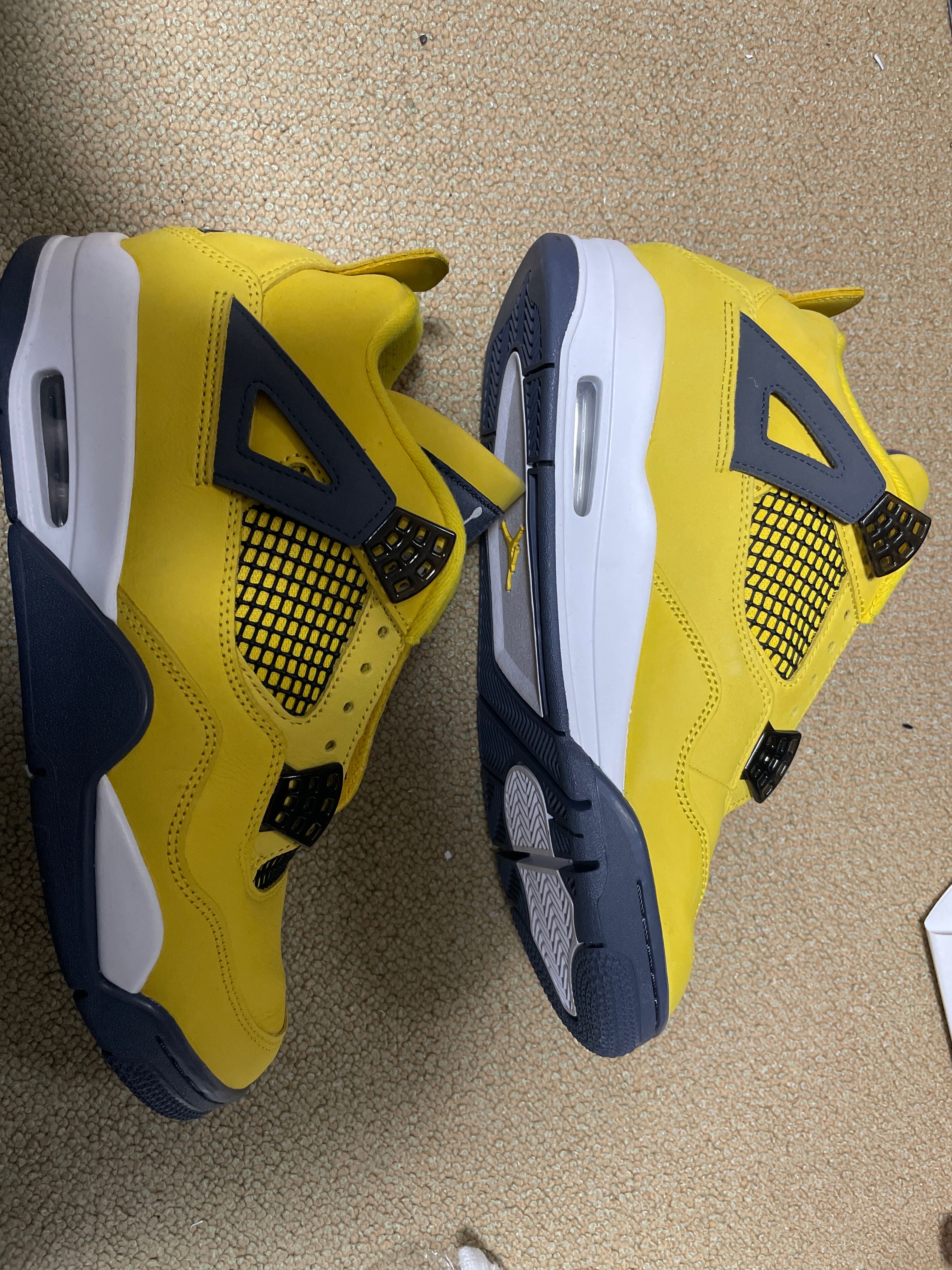 Nike Air Jordan 4 "Tour Yellow"