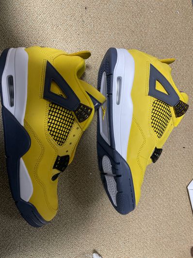 Nike Air Jordan 4 "Tour Yellow"