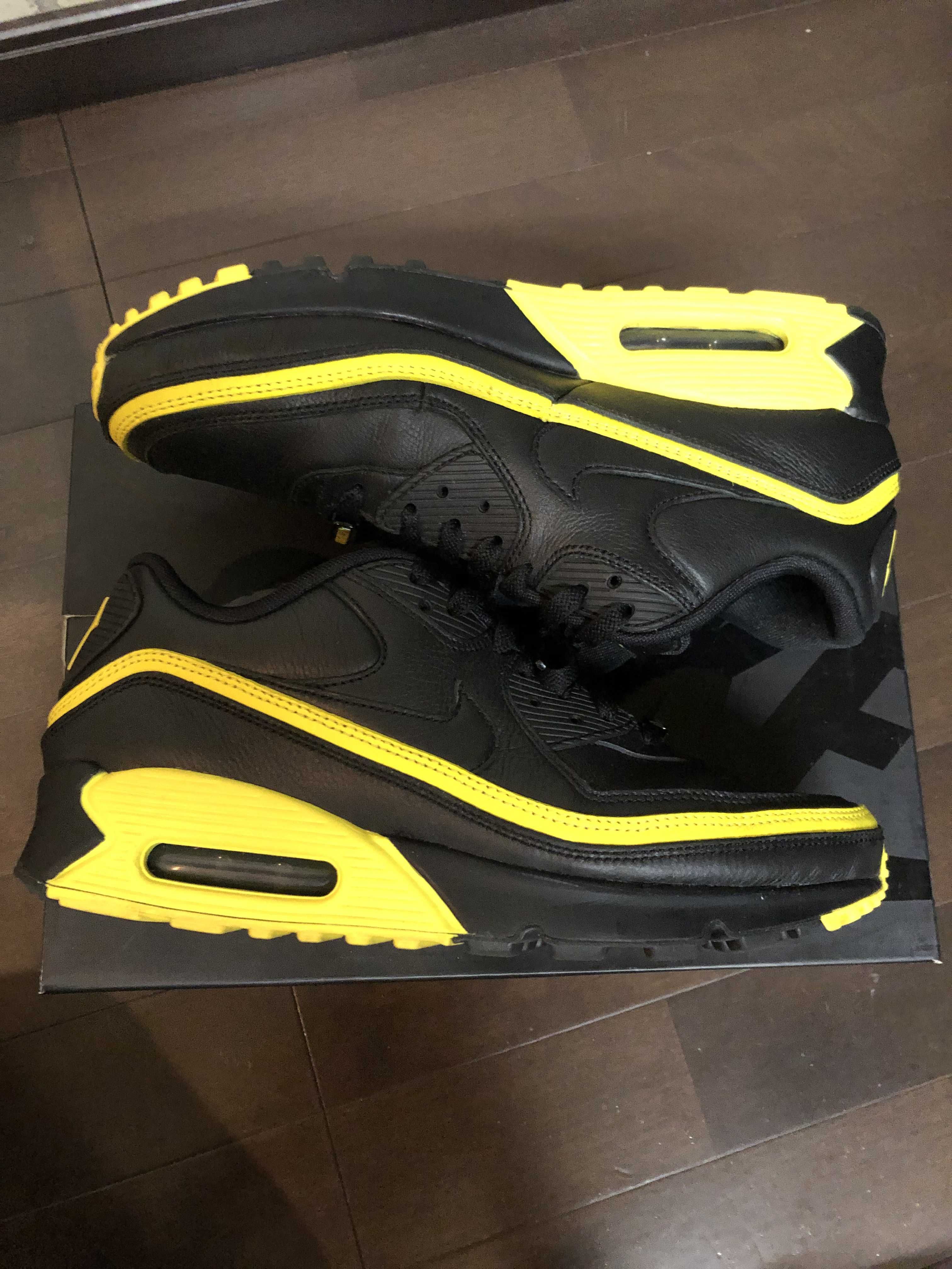 UNDEFEATED × Nike Air Max 90 "Black/Yellow"