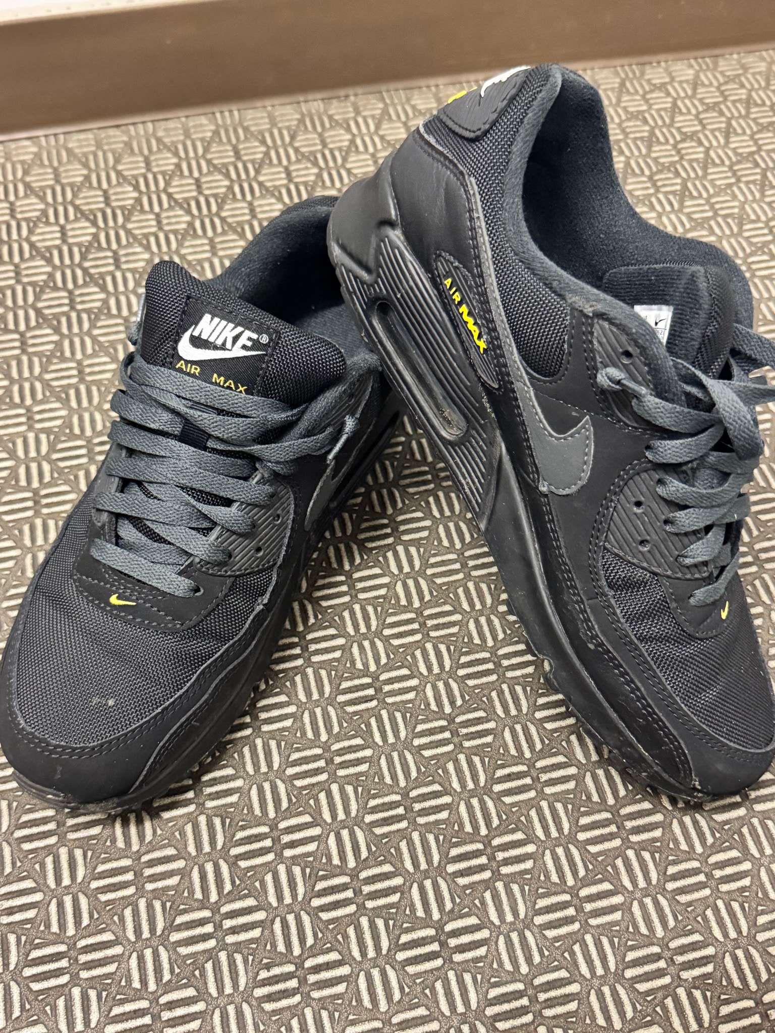 Nike Air Max 90 "Black/Speed Yellow"