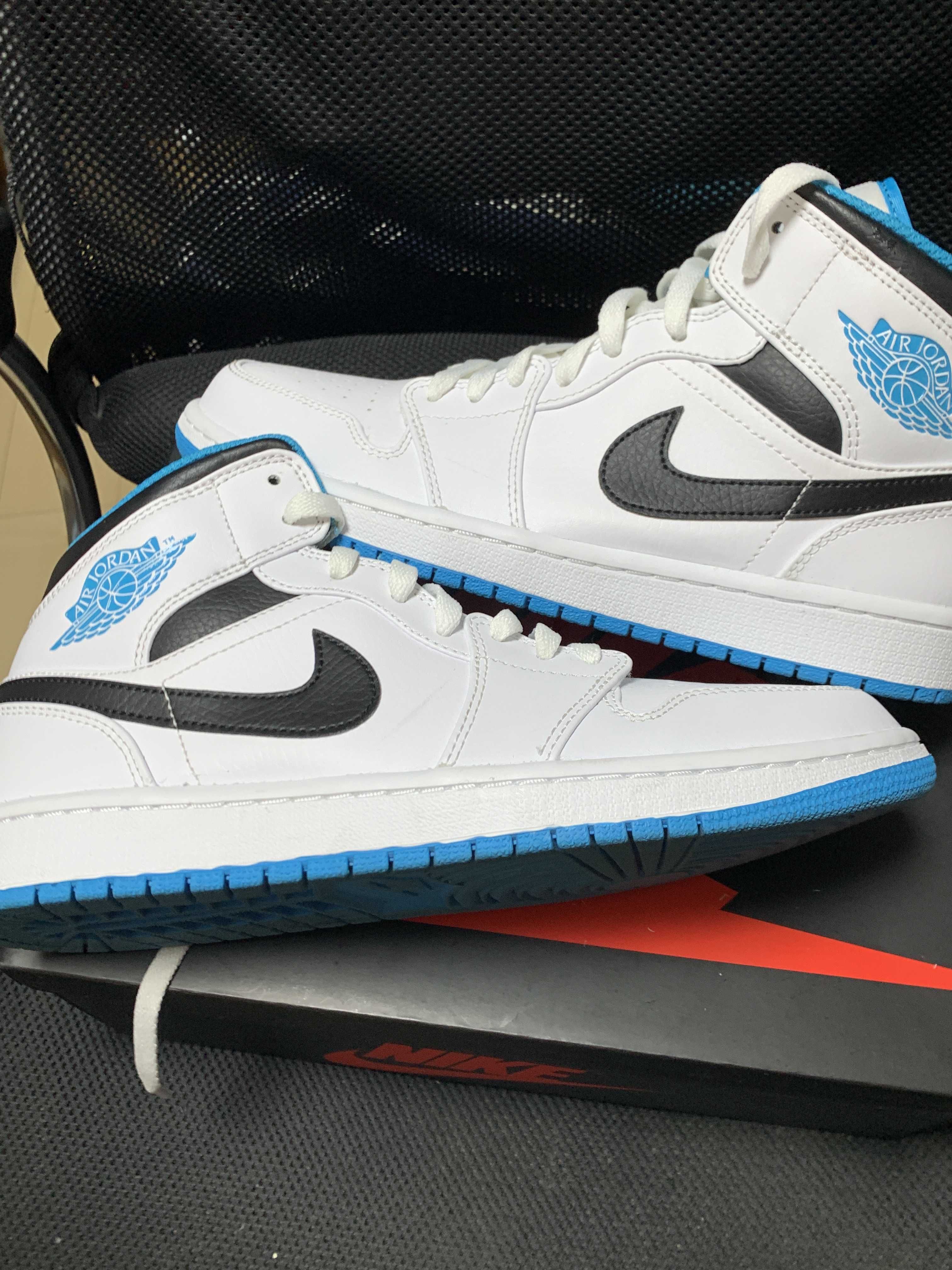 Nike Air Jordan 1 Mid "White/Laser blue"