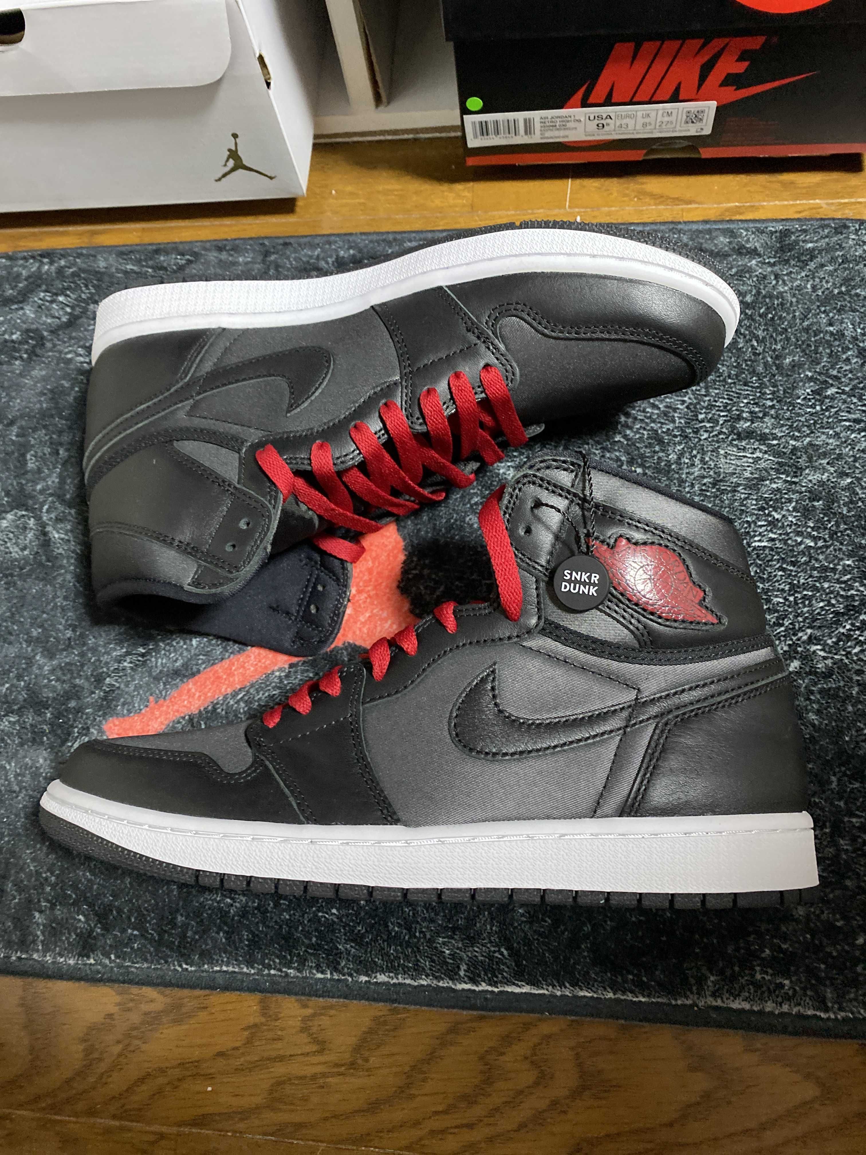 Nike Air Jordan 1 Retro High OG "Black/Metallic Silver/Gym Red"
