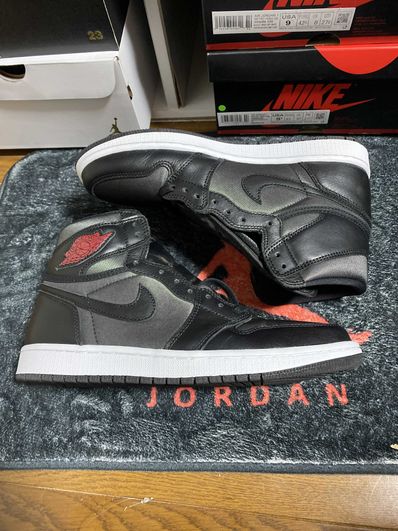 Nike Air Jordan 1 Retro High OG "Black/Metallic Silver/Gym Red"