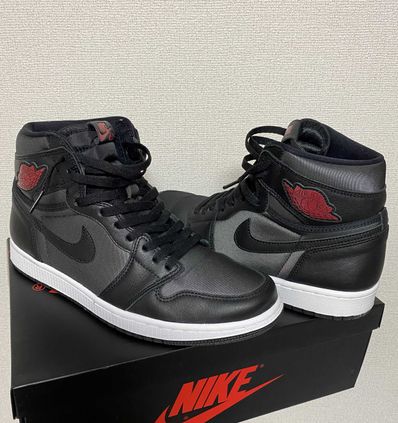 Nike Air Jordan 1 Retro High OG "Black/Metallic Silver/Gym Red"
