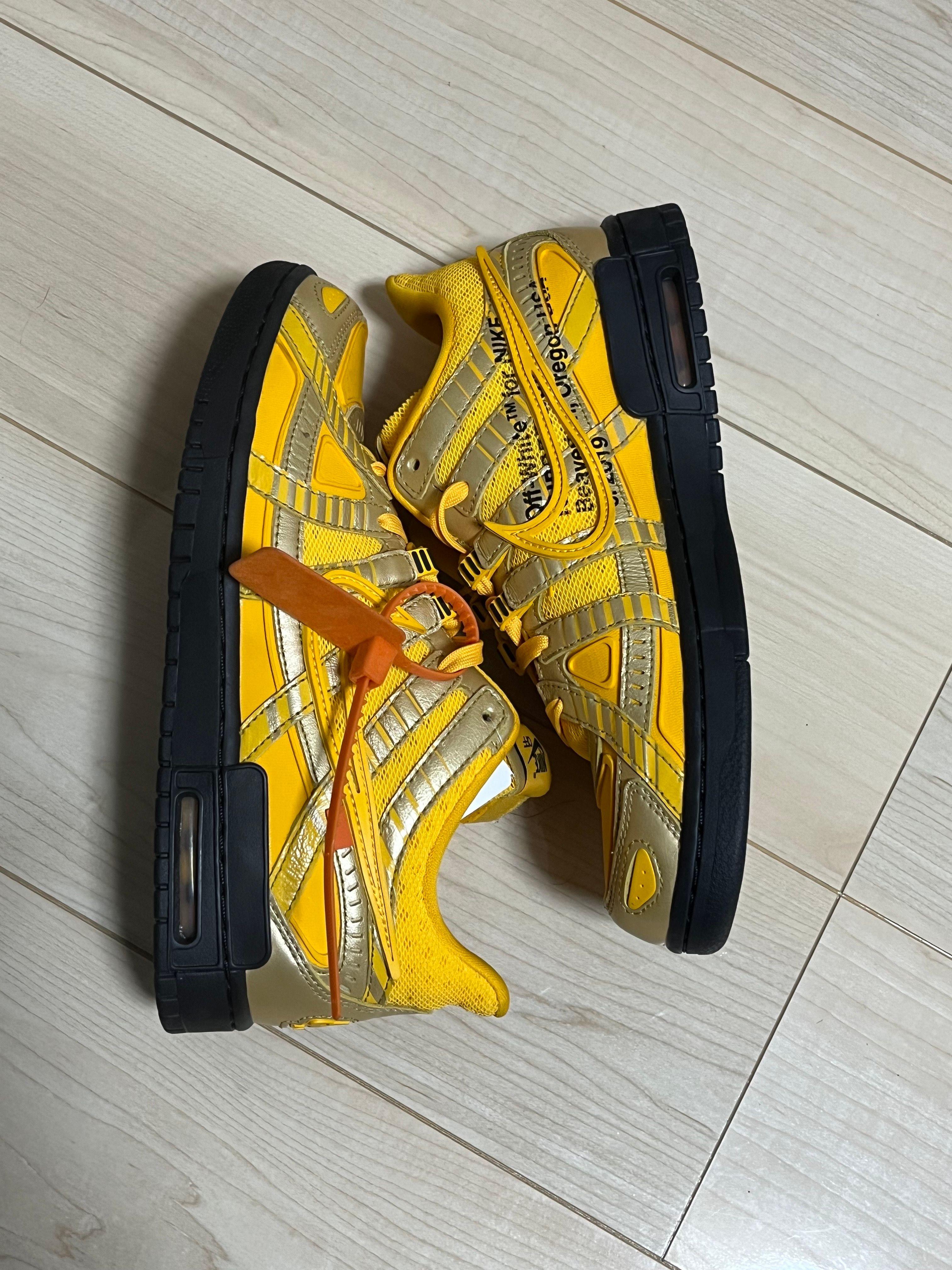 Off-White × Nike Air Rubber Dunk "University Gold" 