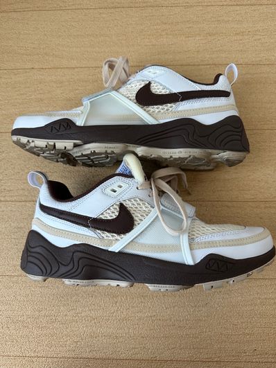 Travis Scott × Nike Zoom Field Jaxx "White and Light Chocolate"