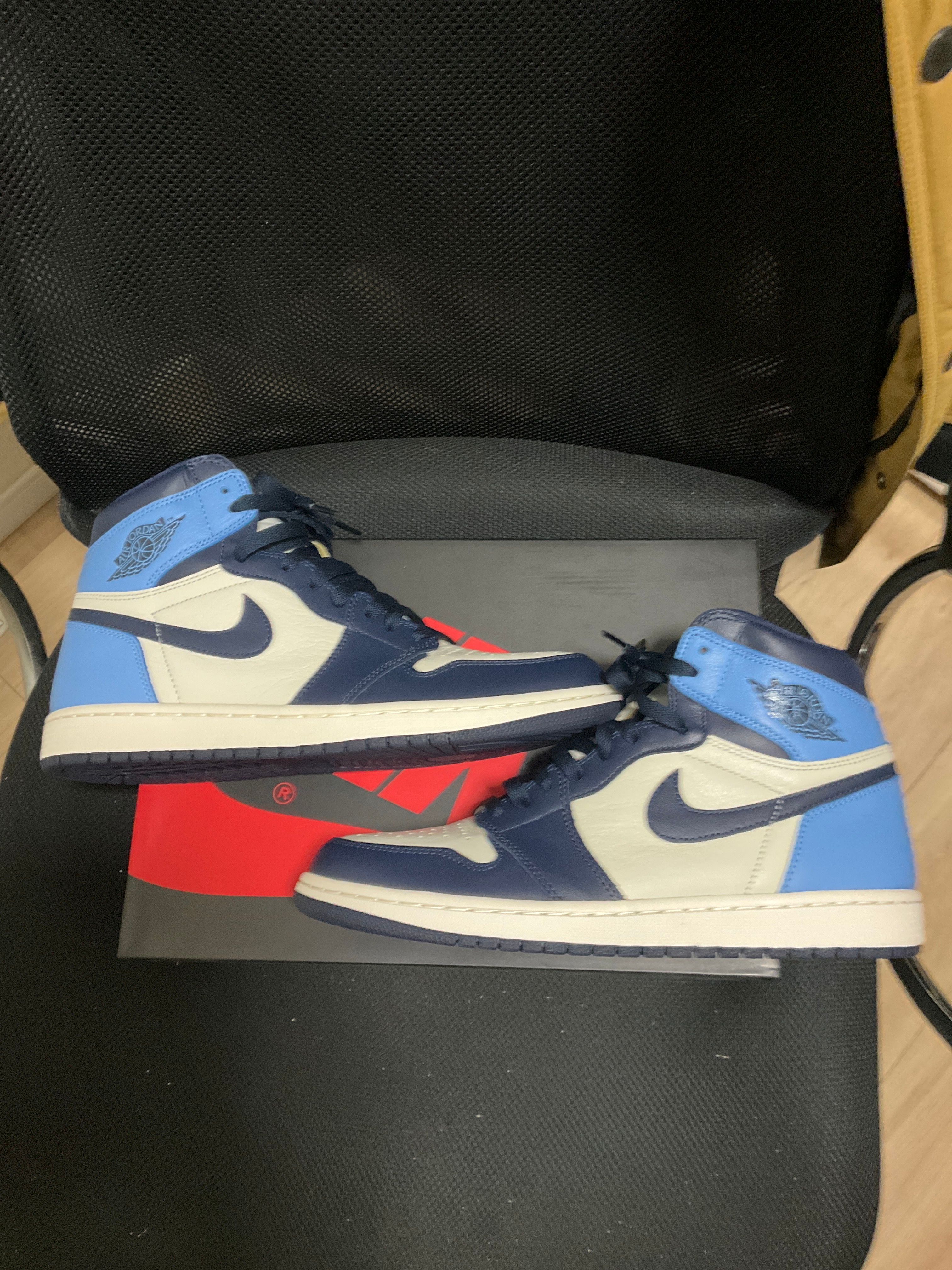 Nike Air Jordan 1 Retro High OG "Obsidian/University Blue"